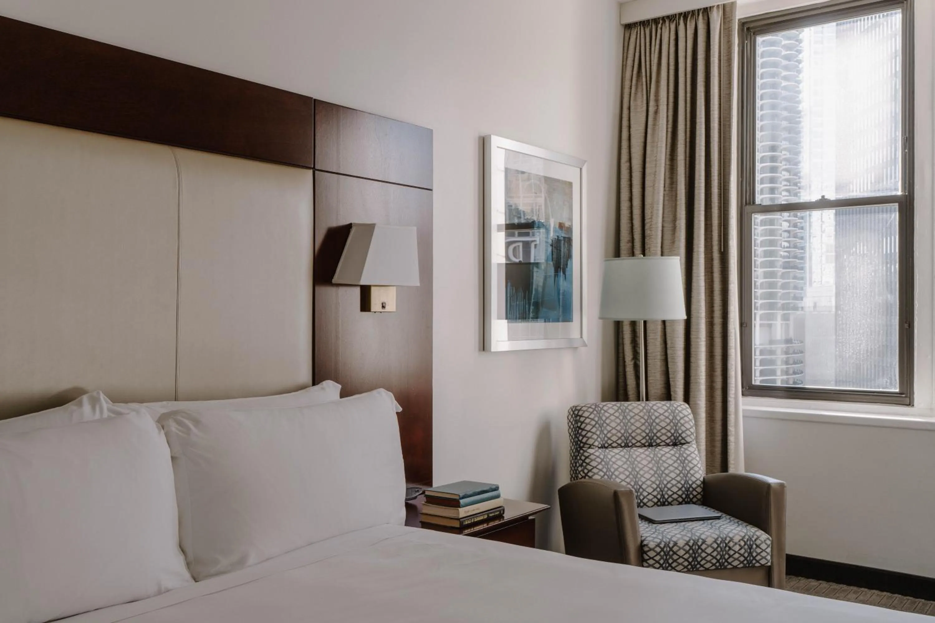 Bedroom, Bed in Club Quarters Hotel Wacker at Michigan, Chicago