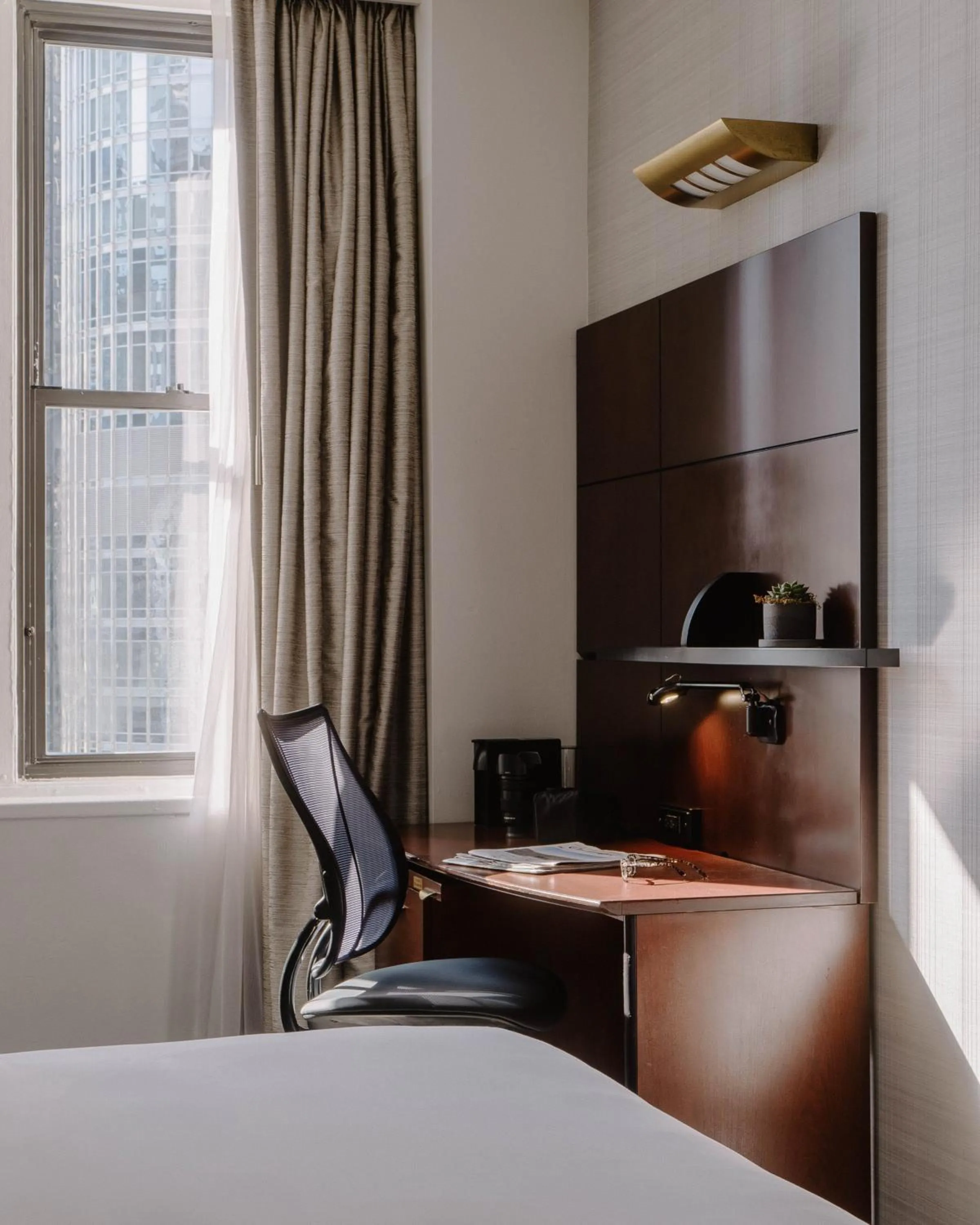 Photo of the whole room, Bed in Club Quarters Hotel Wacker at Michigan, Chicago