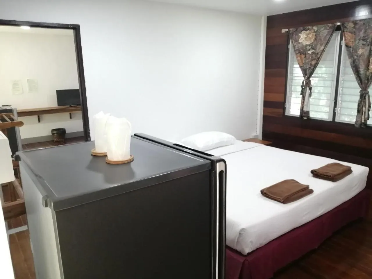 Bed in Jansom Beach Resort