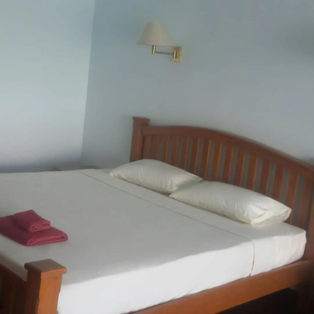 Bed in Jansom Beach Resort
