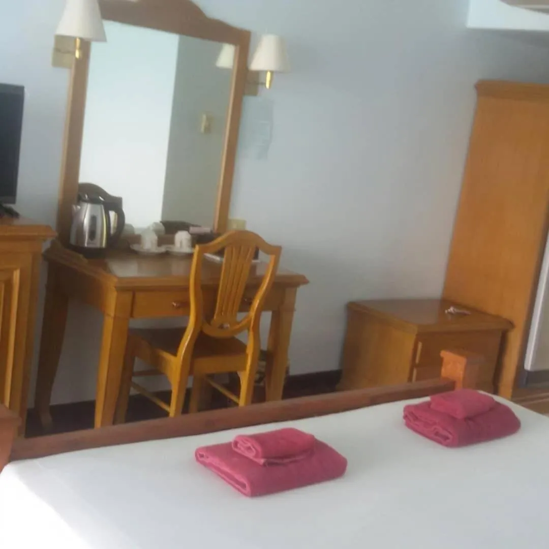 Bed in Jansom Beach Resort