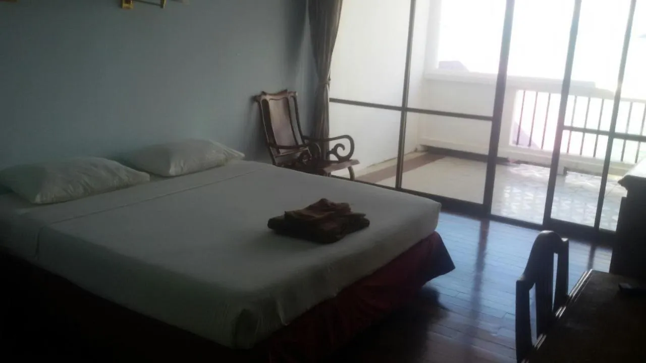 Bed in Jansom Beach Resort