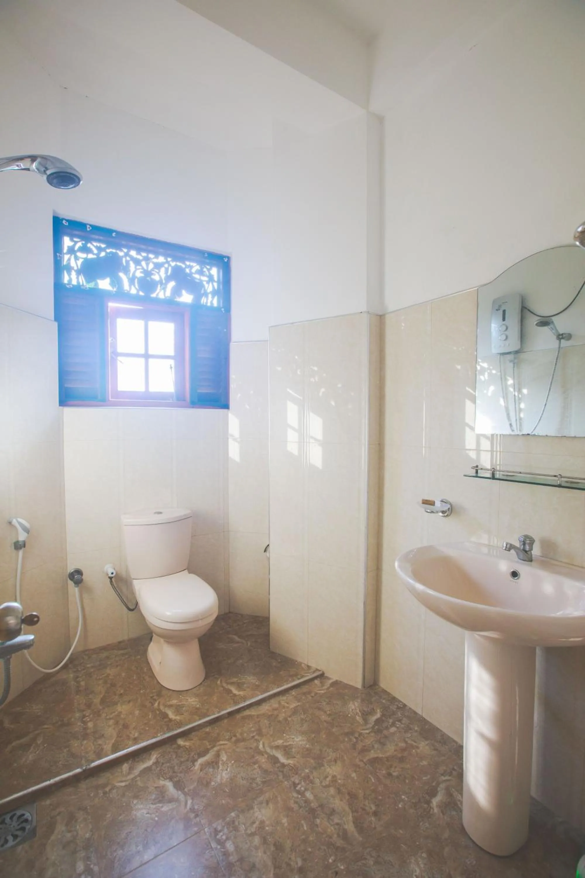 Bathroom in Rise - Bed & Breakfast