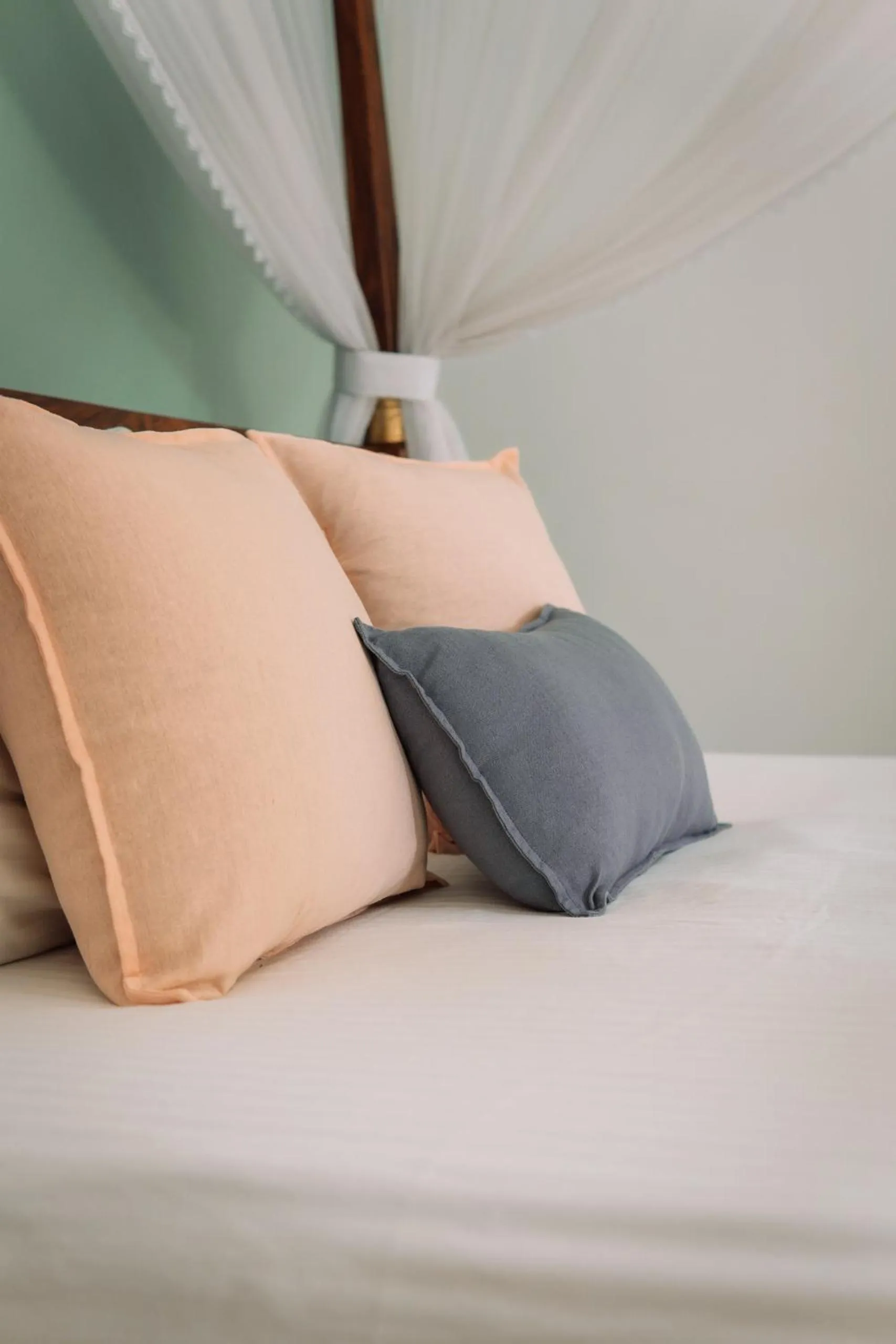 Bedroom, Bed in Rise - Bed & Breakfast