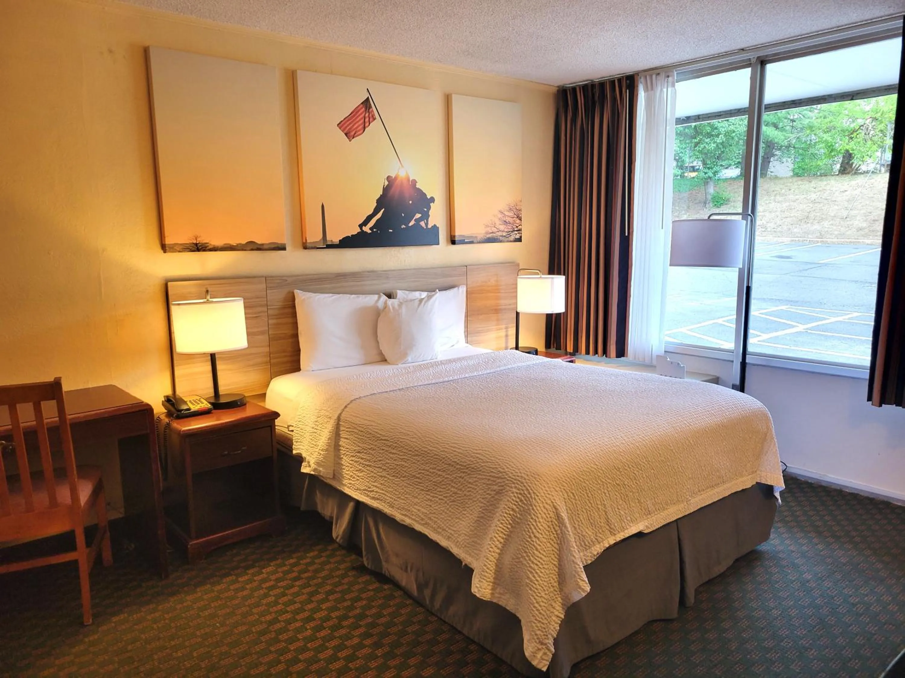 Bed in Days Inn by Wyndham Alexandria South