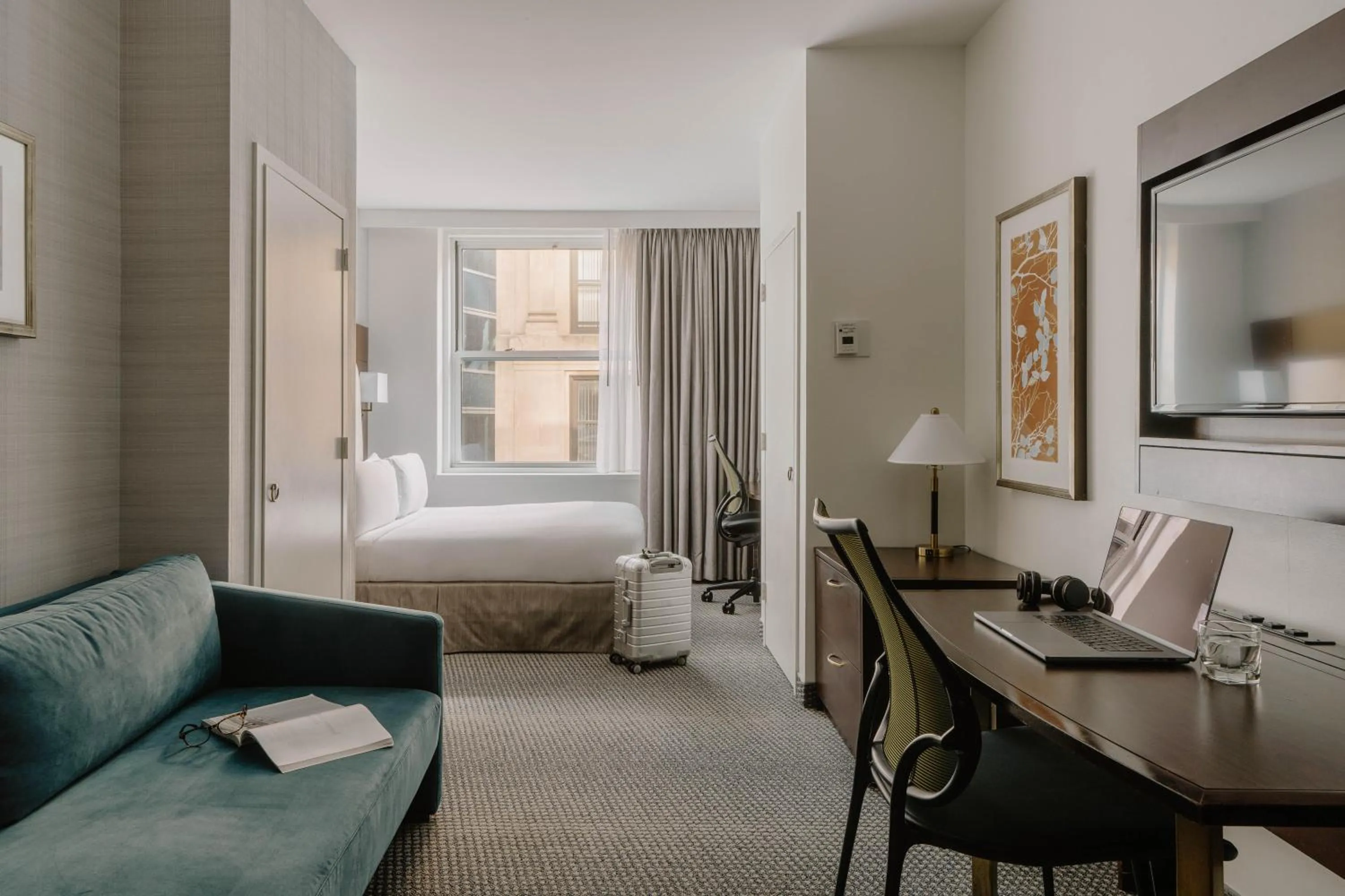 Bed in Club Quarters Hotel Faneuil Hall, Boston