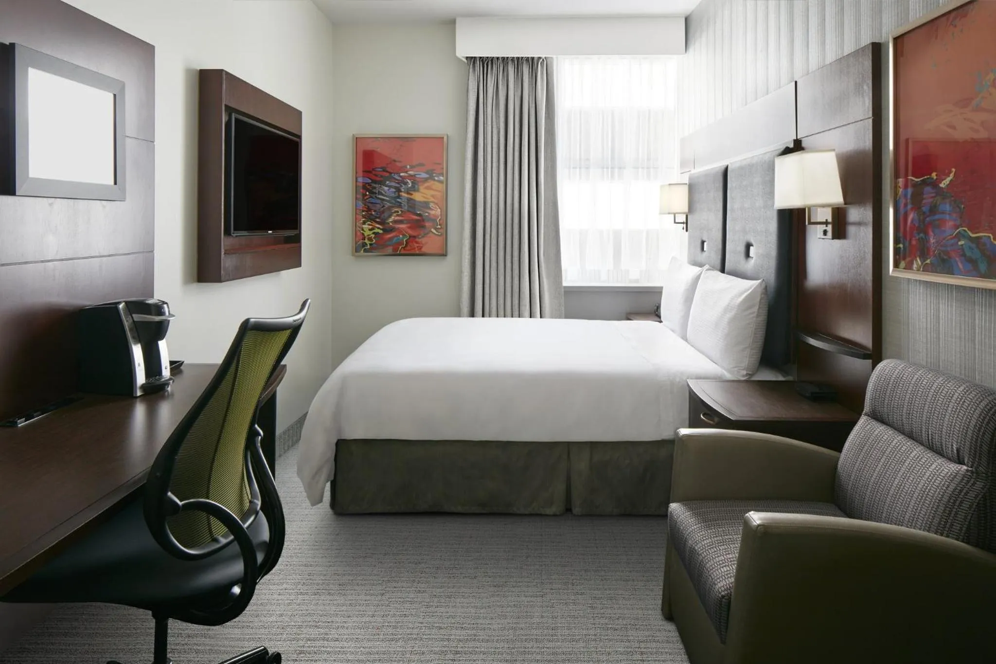 Photo of the whole room, Bed in Club Quarters Hotel Faneuil Hall, Boston