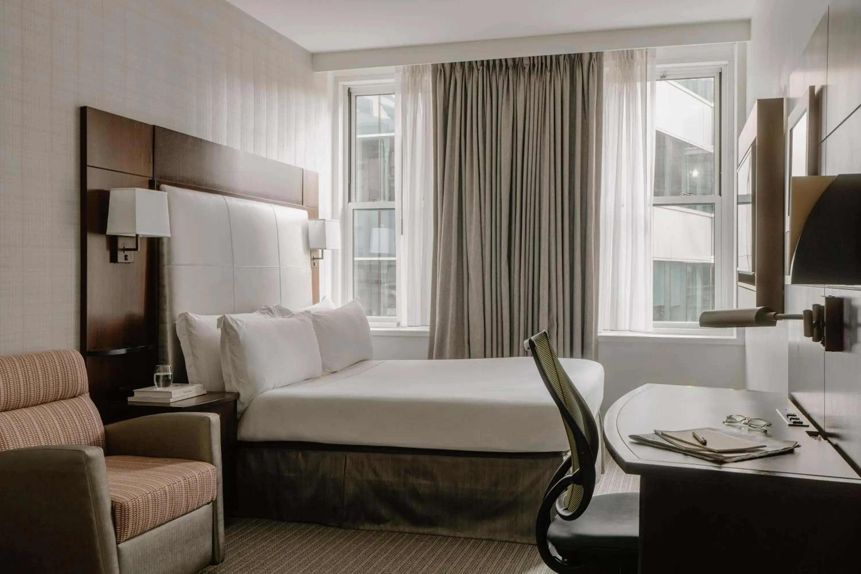 Standard King Room in Club Quarters Hotel Faneuil Hall, Boston Standard King Room in Club Quarters Hotel Faneuil Hall, Boston