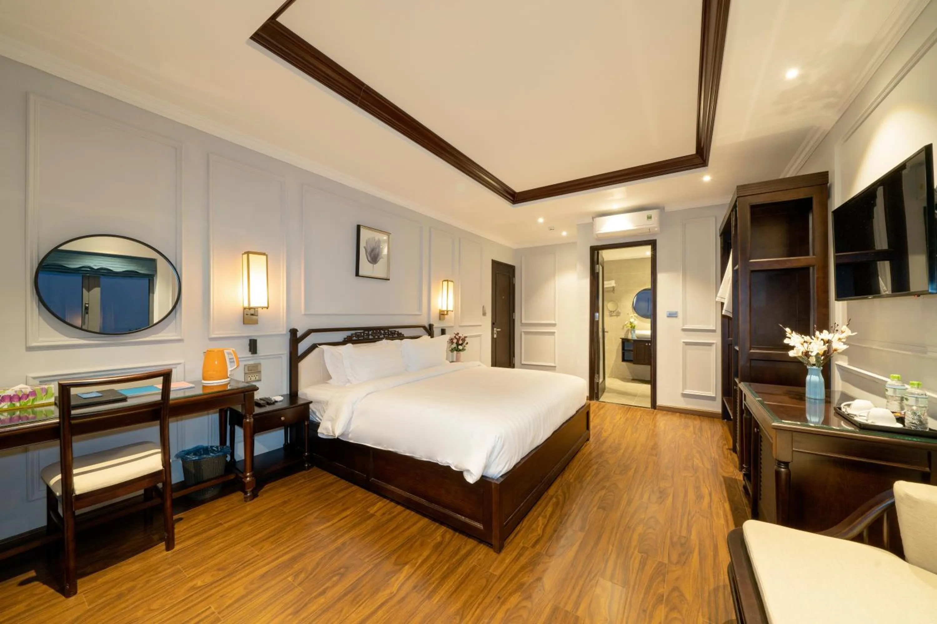 TV and multimedia, Bed in Eco Lux Riverside Hotel & Spa