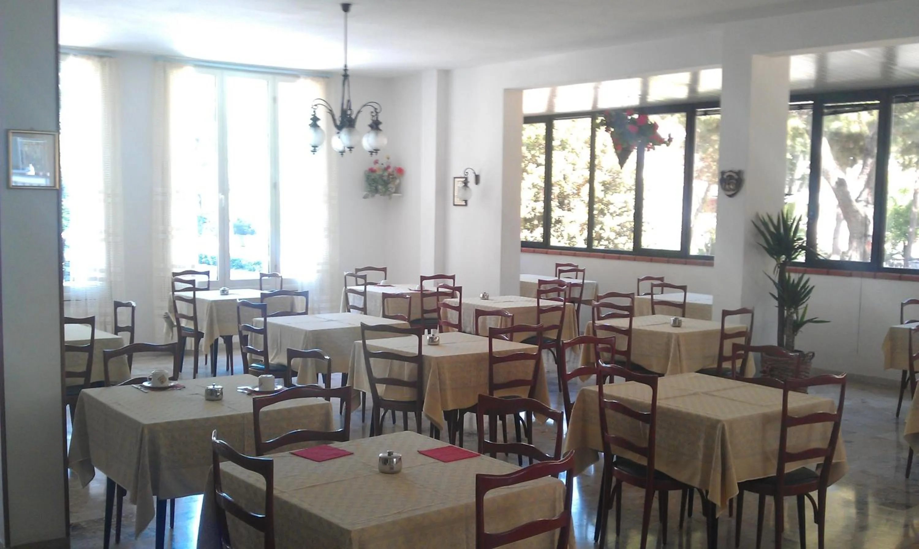 Restaurant/places to eat in Hotel Edelweiss