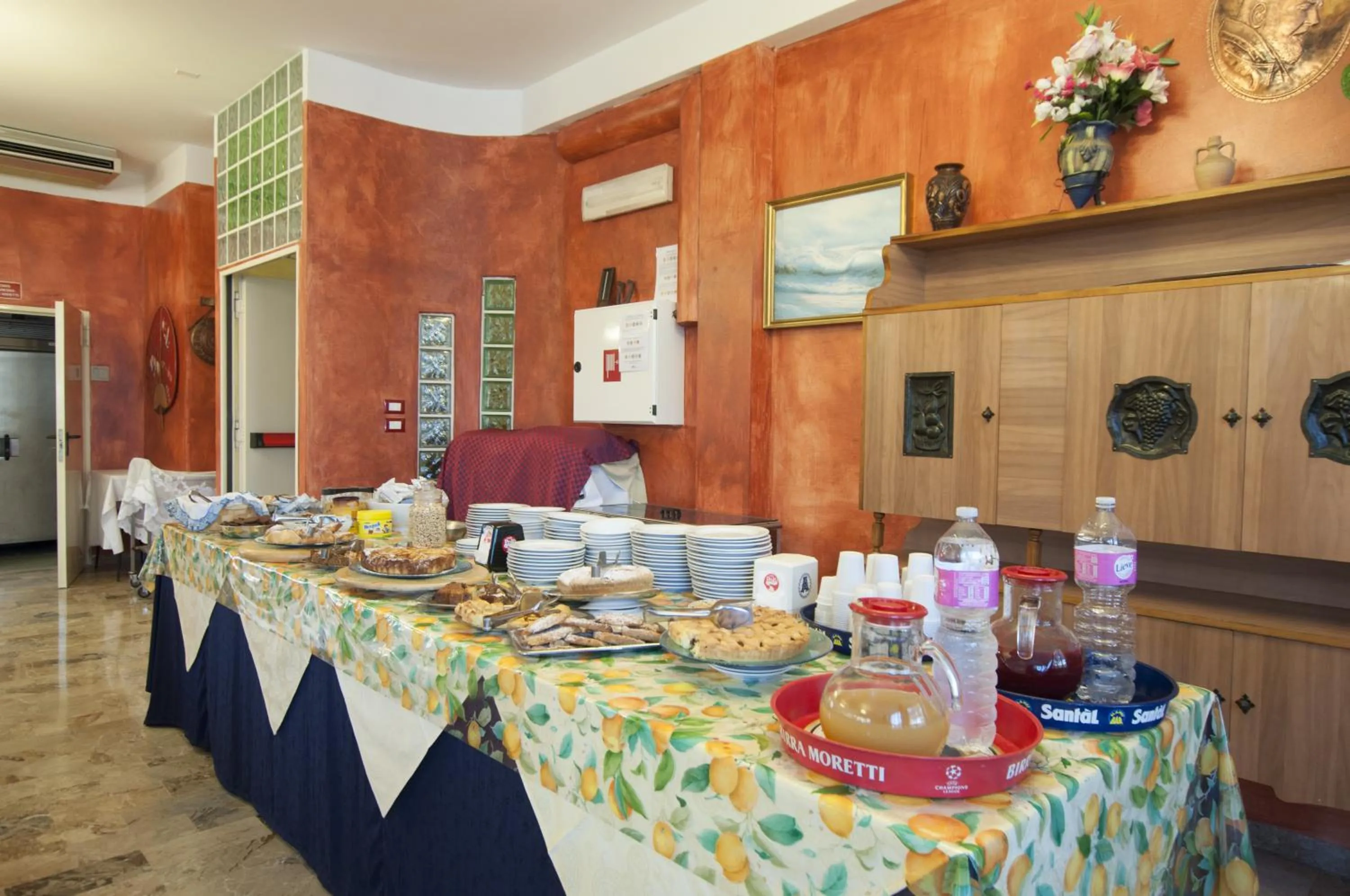 Food and drinks in Hotel Edelweiss