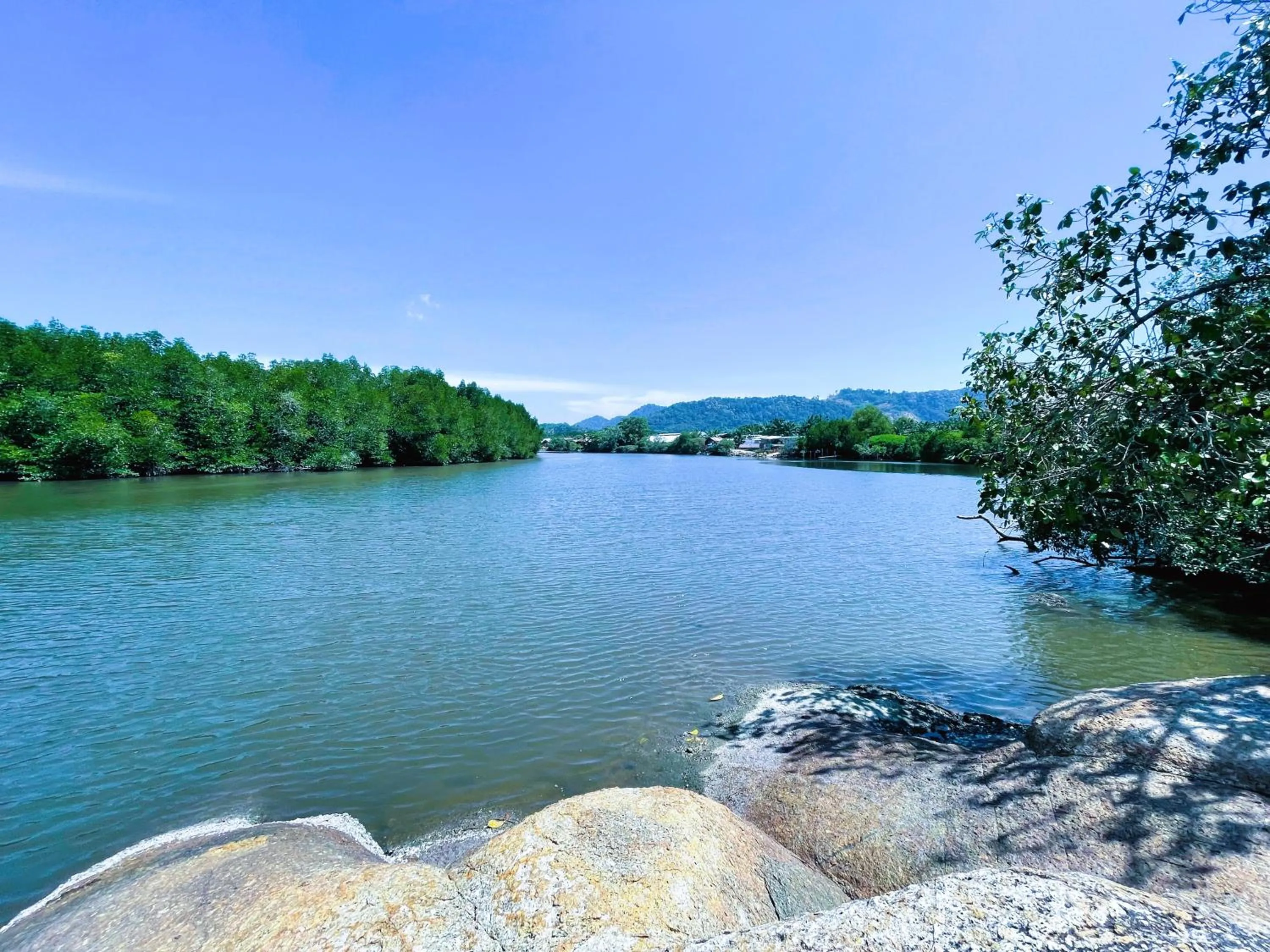 Fishing in Dindings Pantai Desair Apartment By DPD