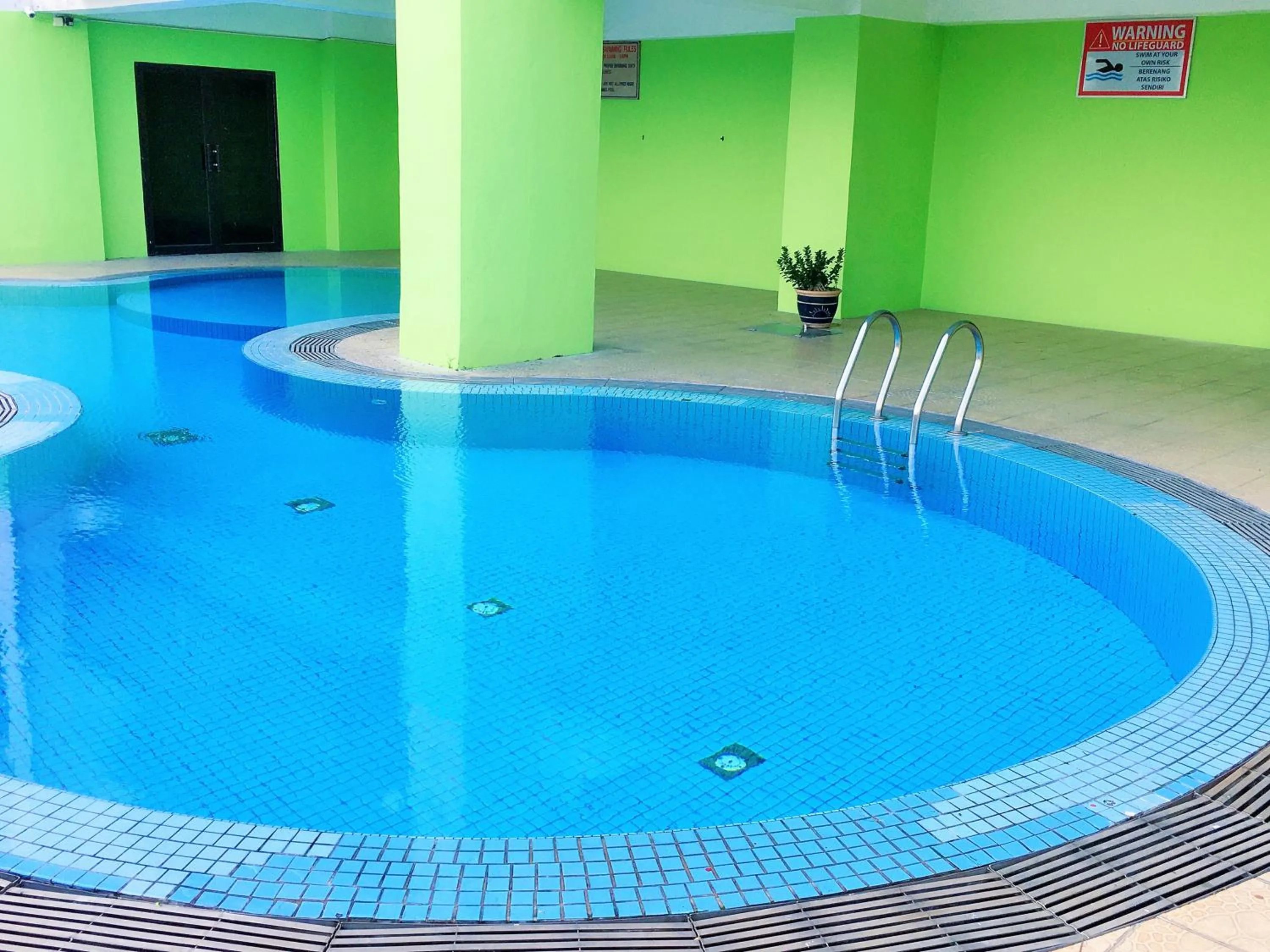 Swimming pool in Dindings Pantai Desair Apartment By DPD