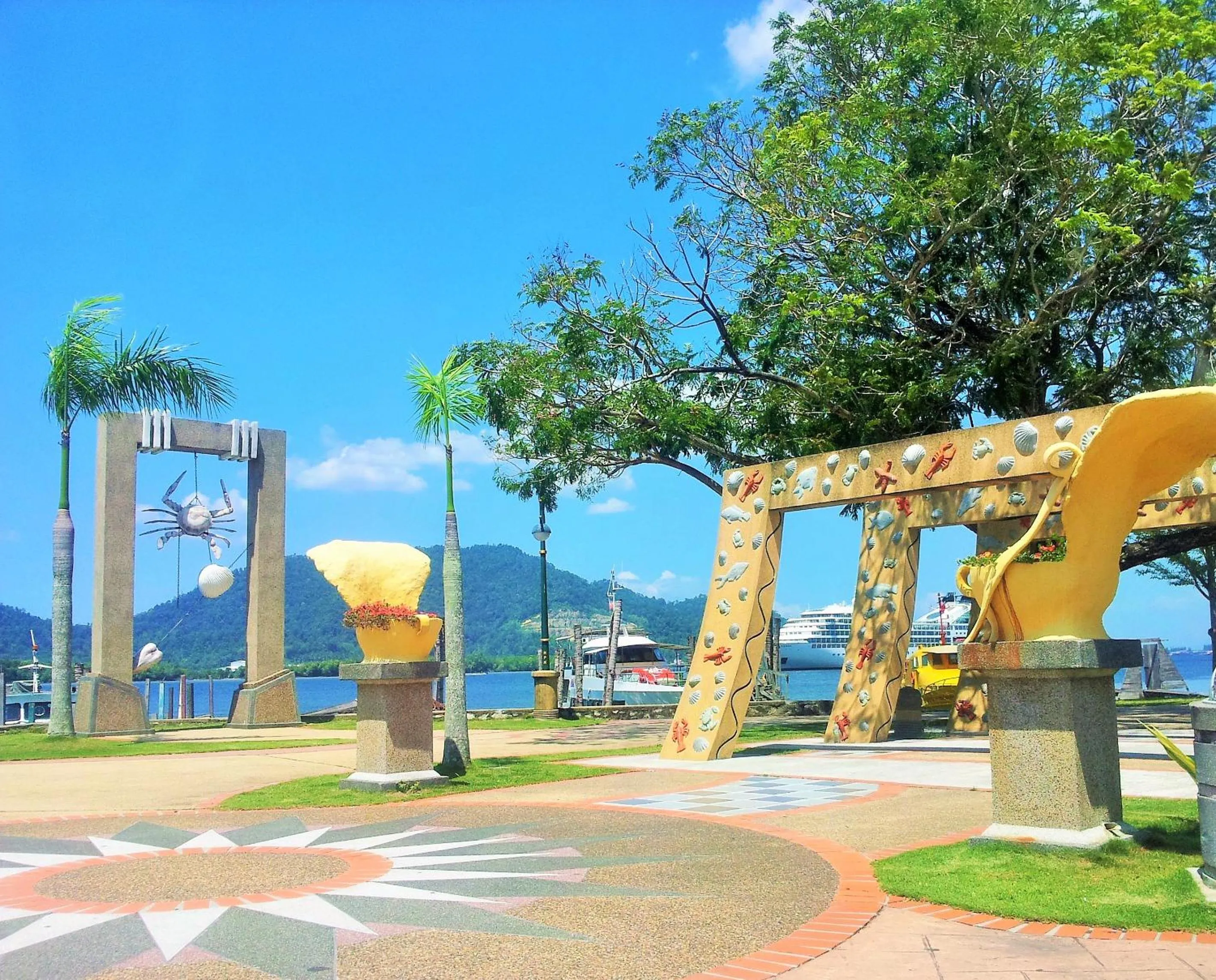 Nearby landmark in Dindings Pantai Desair Apartment By DPD