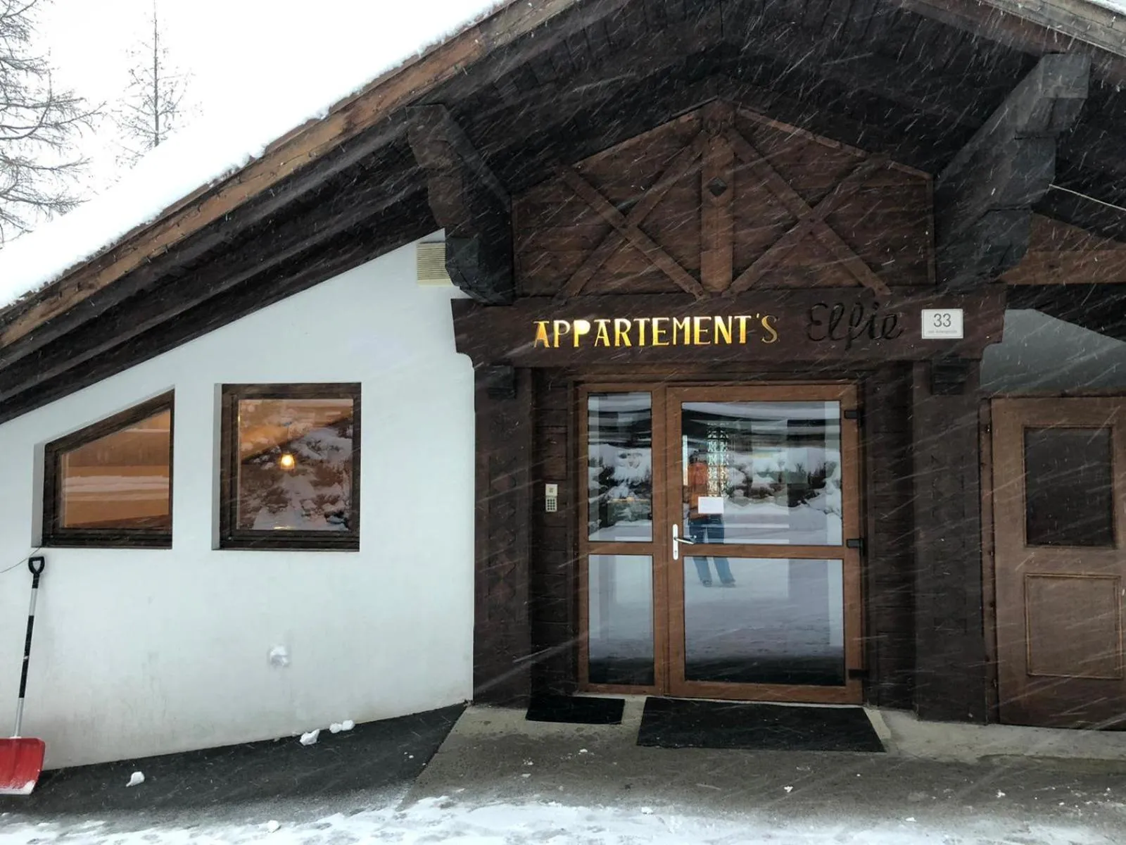 Facade/entrance in Chalet Elfie