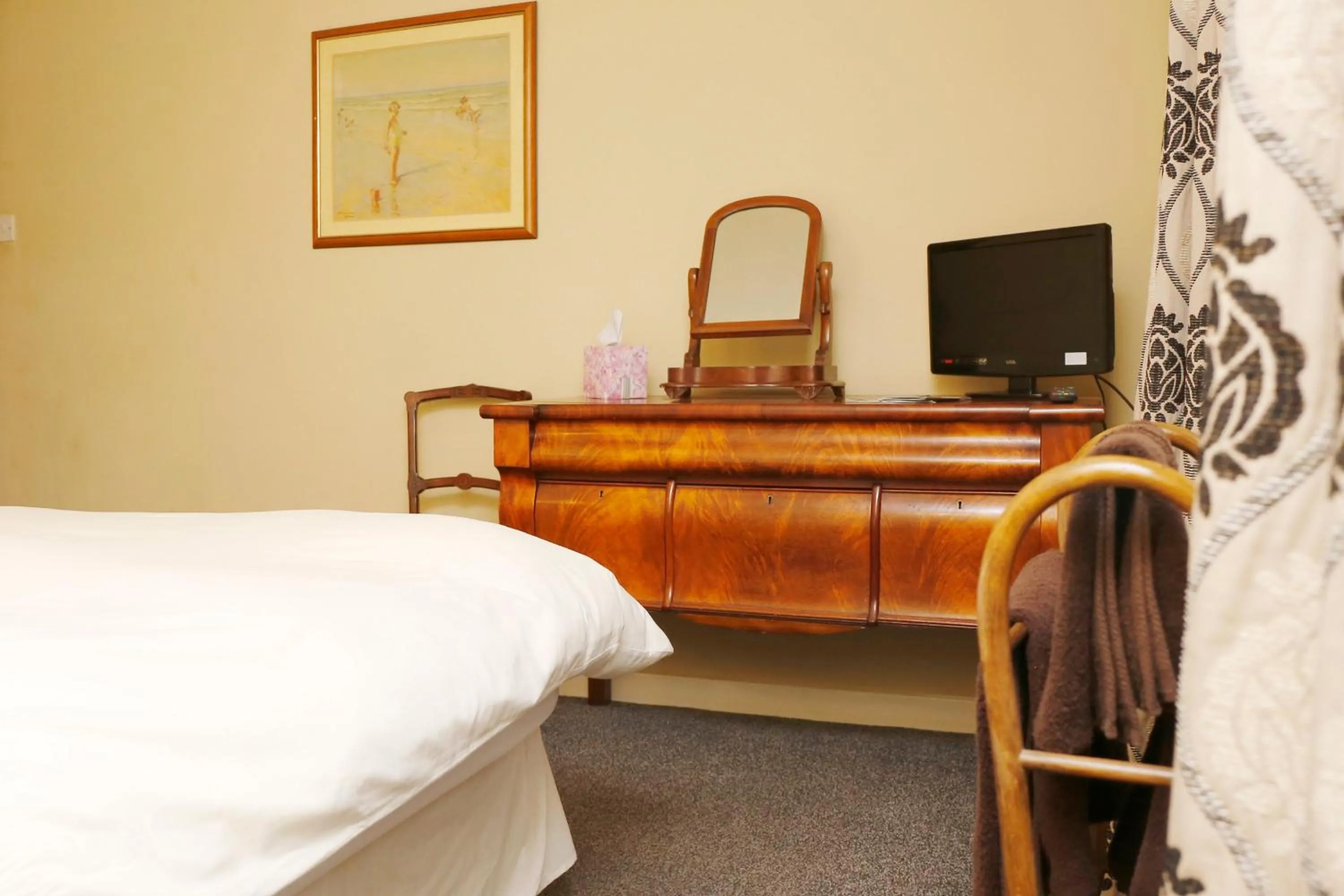 Bedroom in The Dunning Hotel