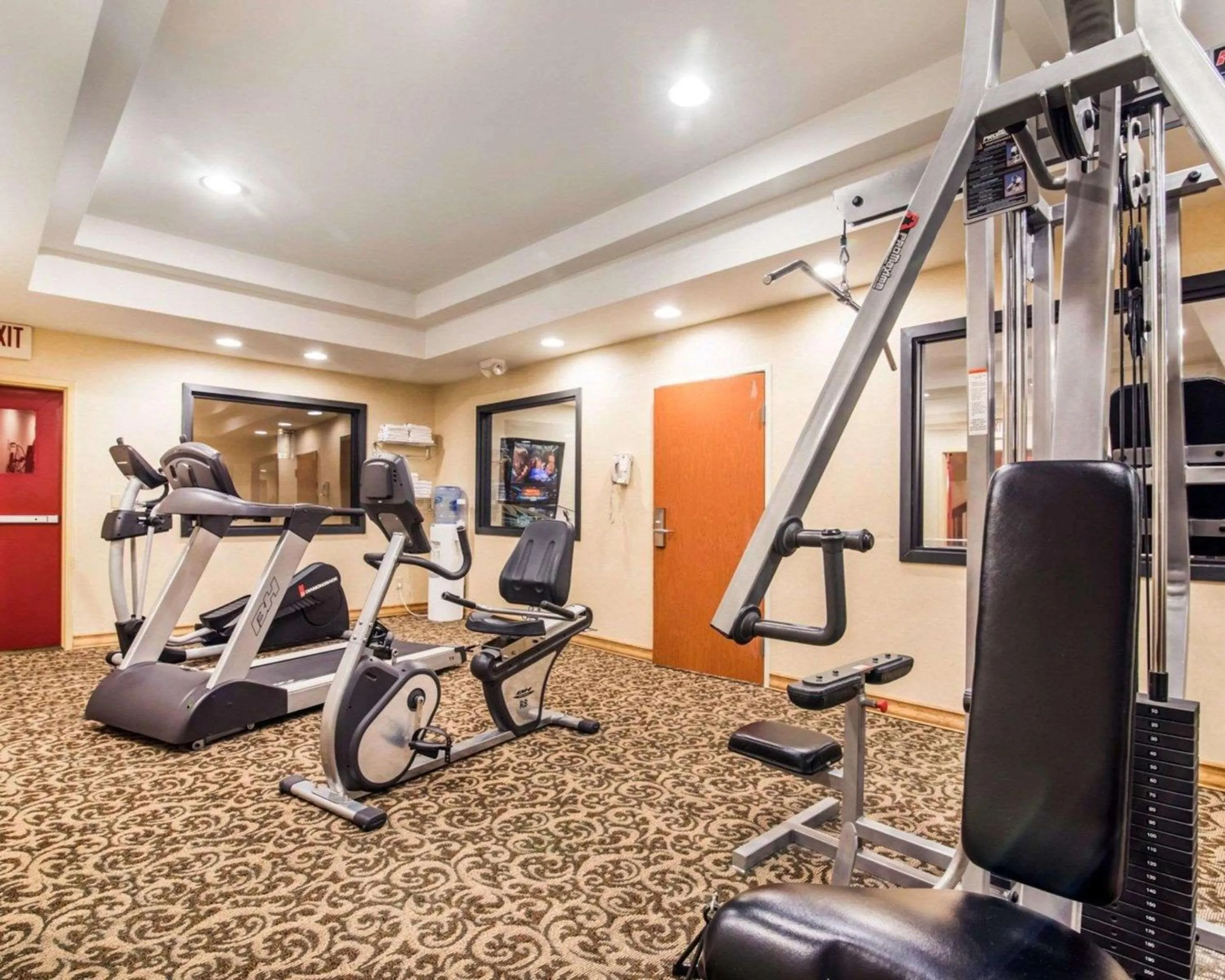 Fitness centre/facilities in Quality Inn
