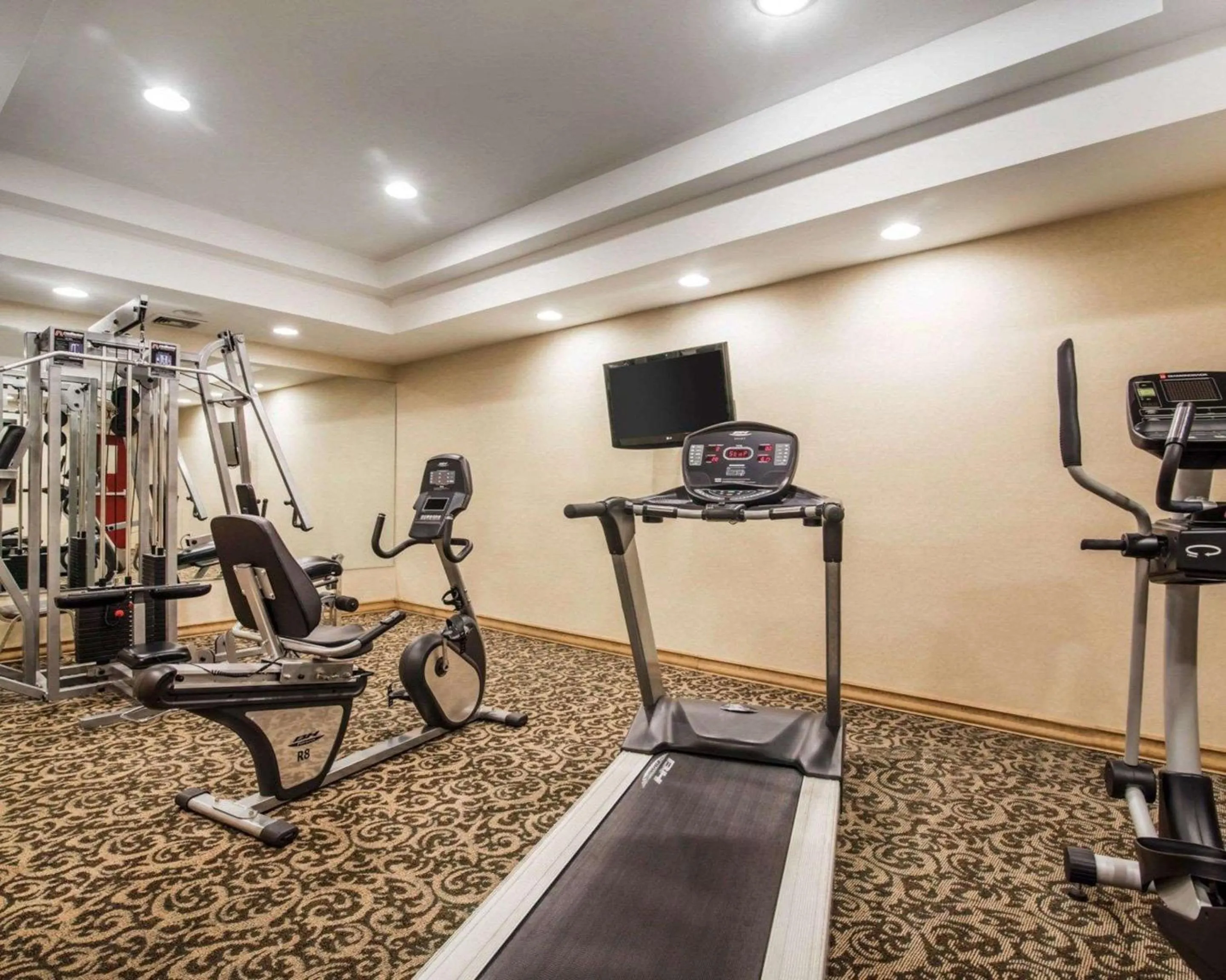 Fitness centre/facilities in Quality Inn