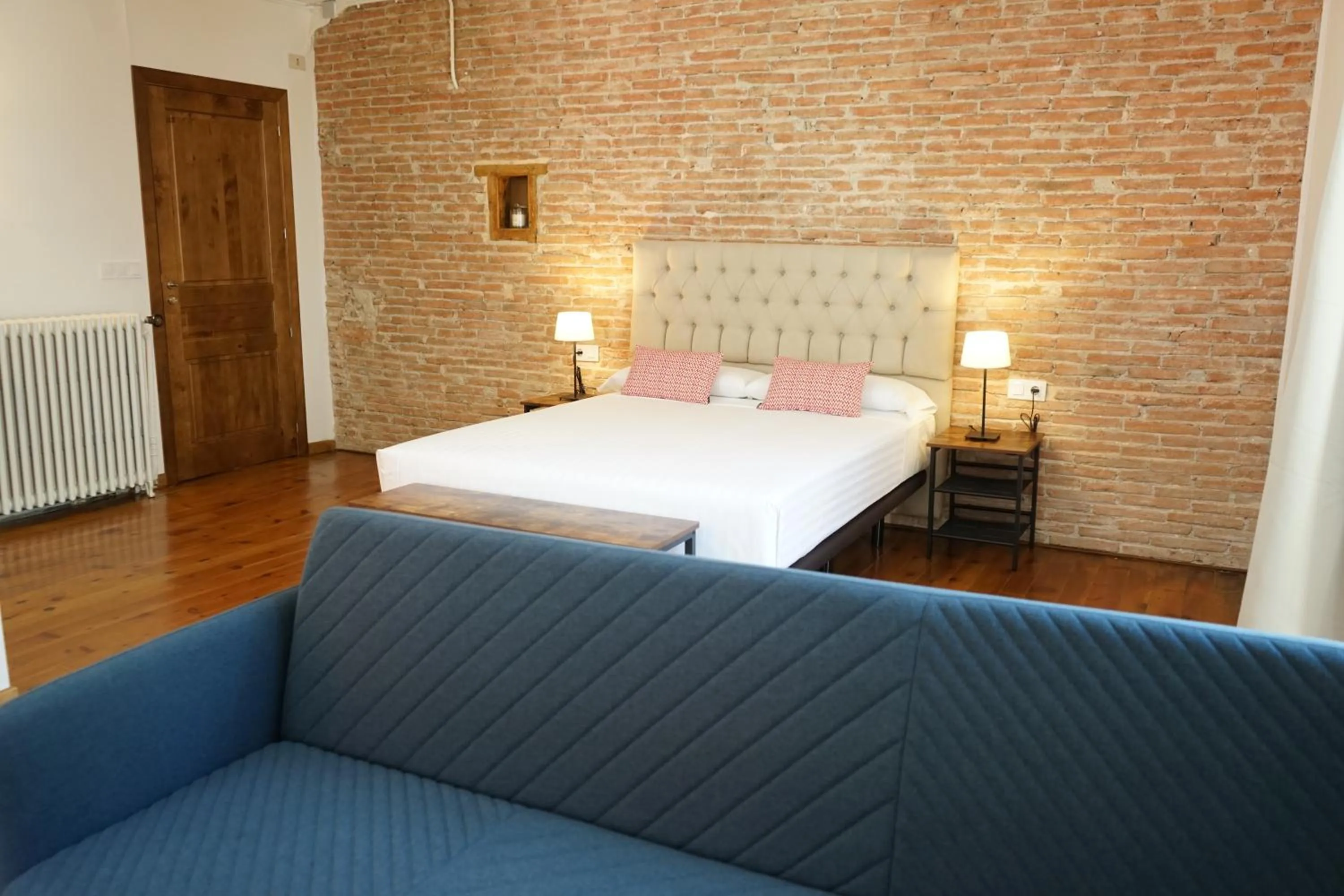 Photo of the whole room, Bed in Fonda Biayna