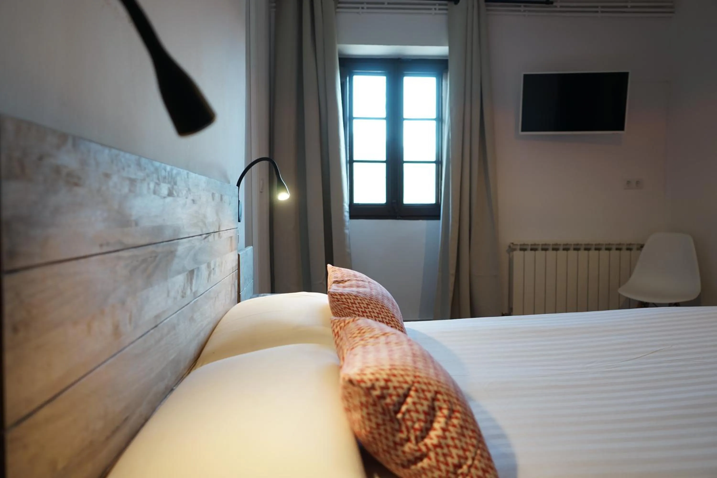 Photo of the whole room, Bed in Fonda Biayna