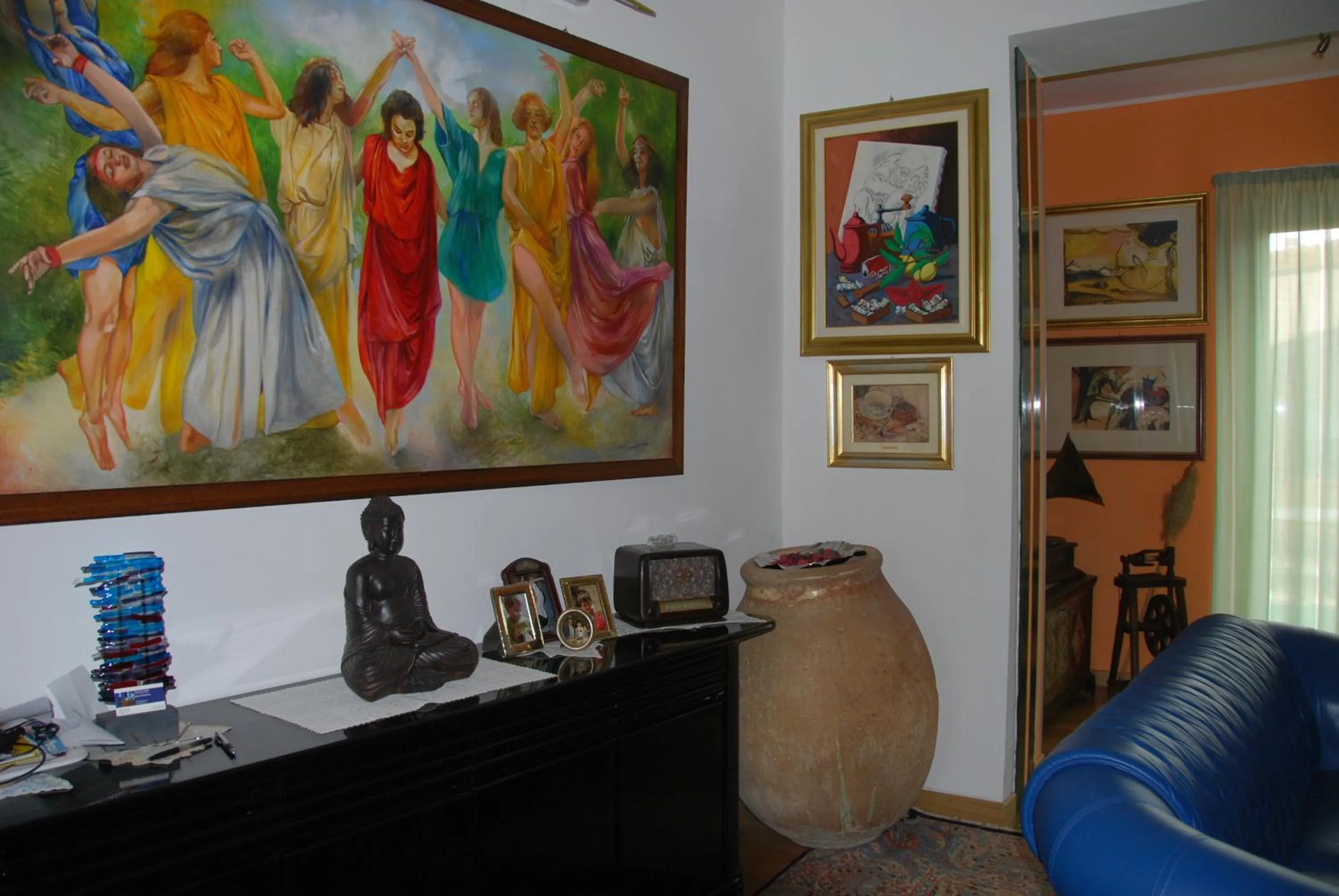 Communal lounge/ TV room in B&B Percorso Verde