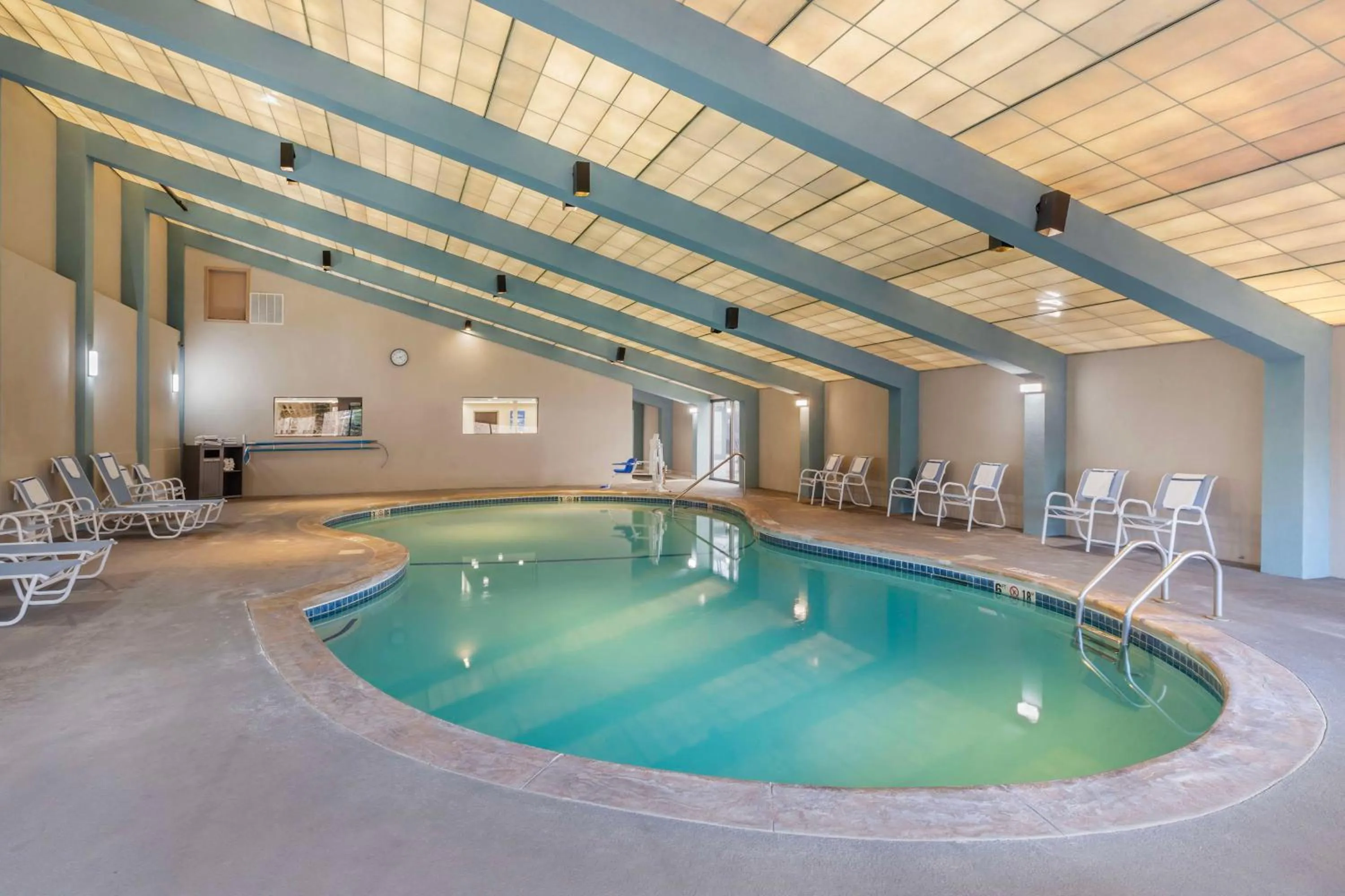 Pool view in Best Western Plus New Englander