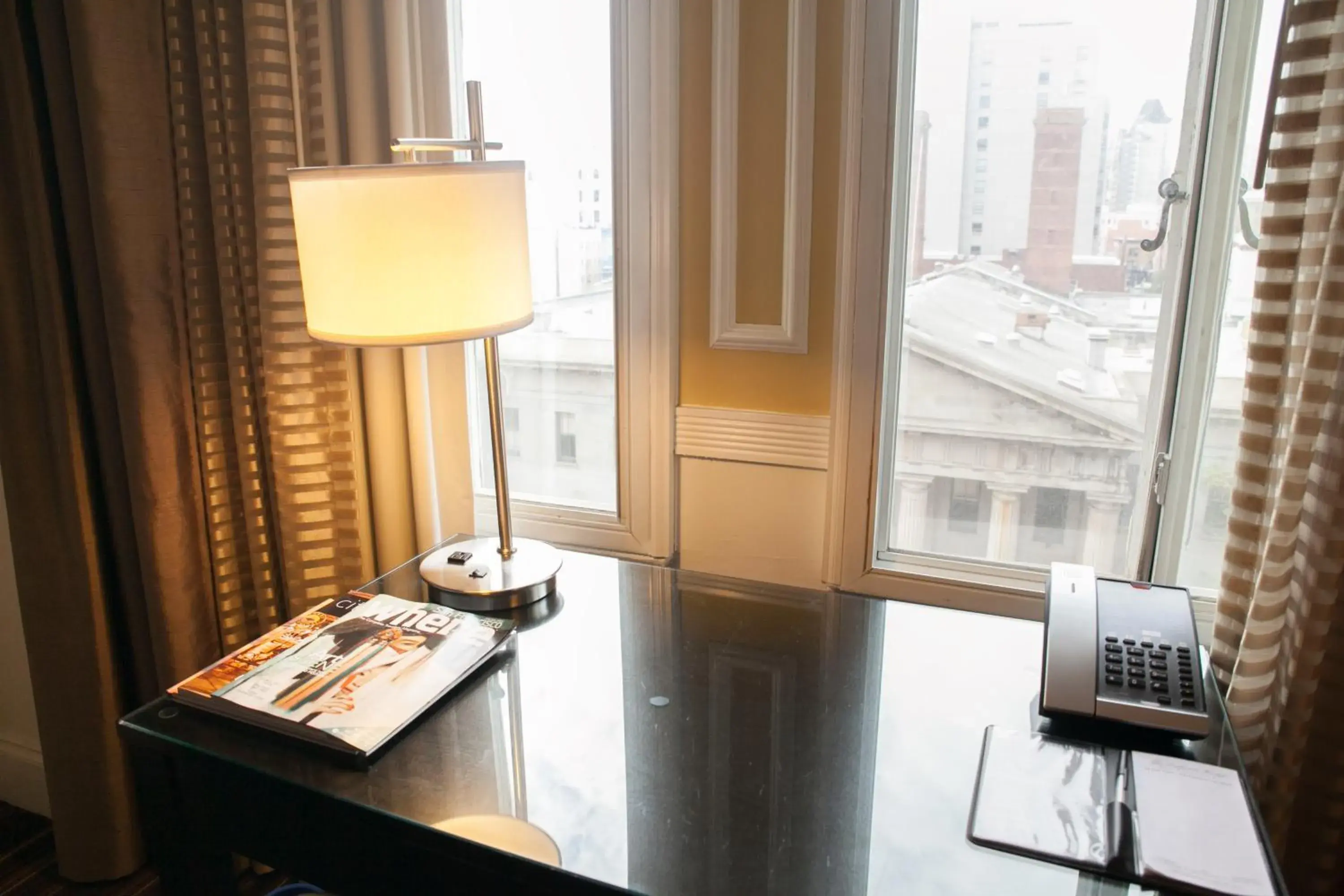 King Room - Disability Access in The Pickwick Hotel San Francisco King Room - Disability Access in The Pickwick Hotel San Francisco