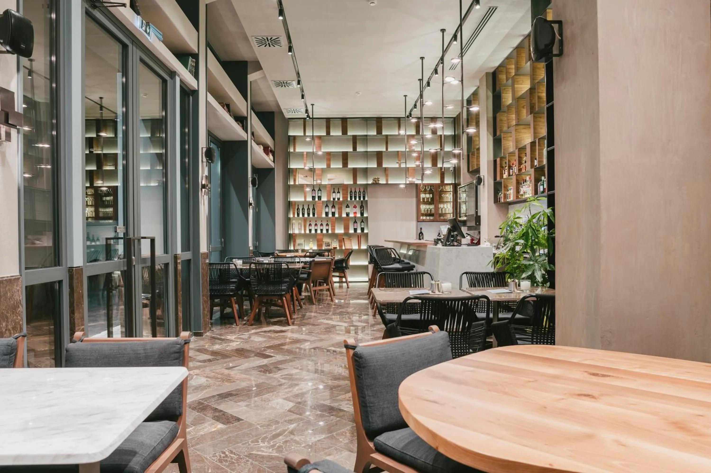 Restaurant/places to eat in Aya Hotel