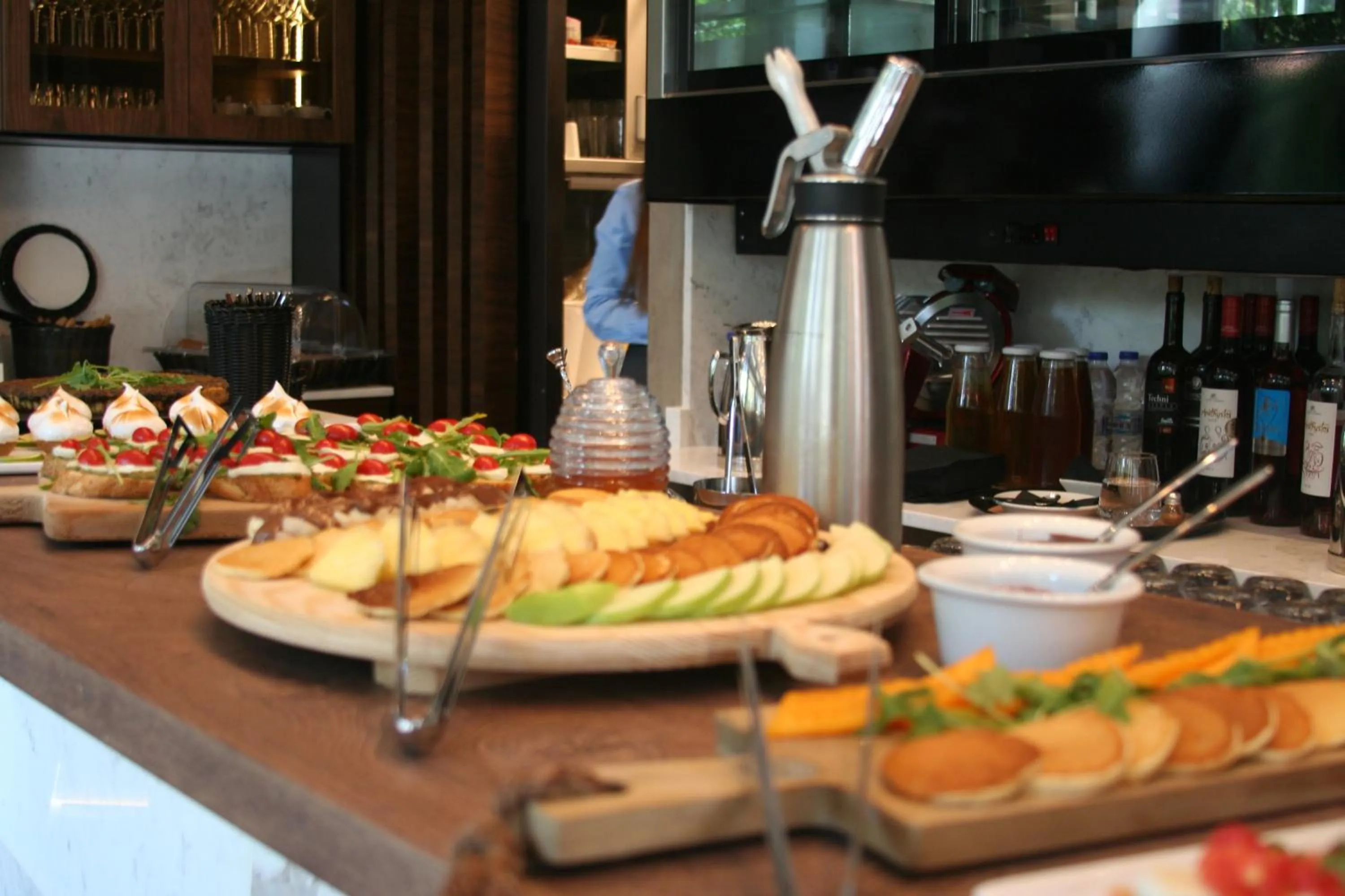 Food and drinks in Aya Hotel