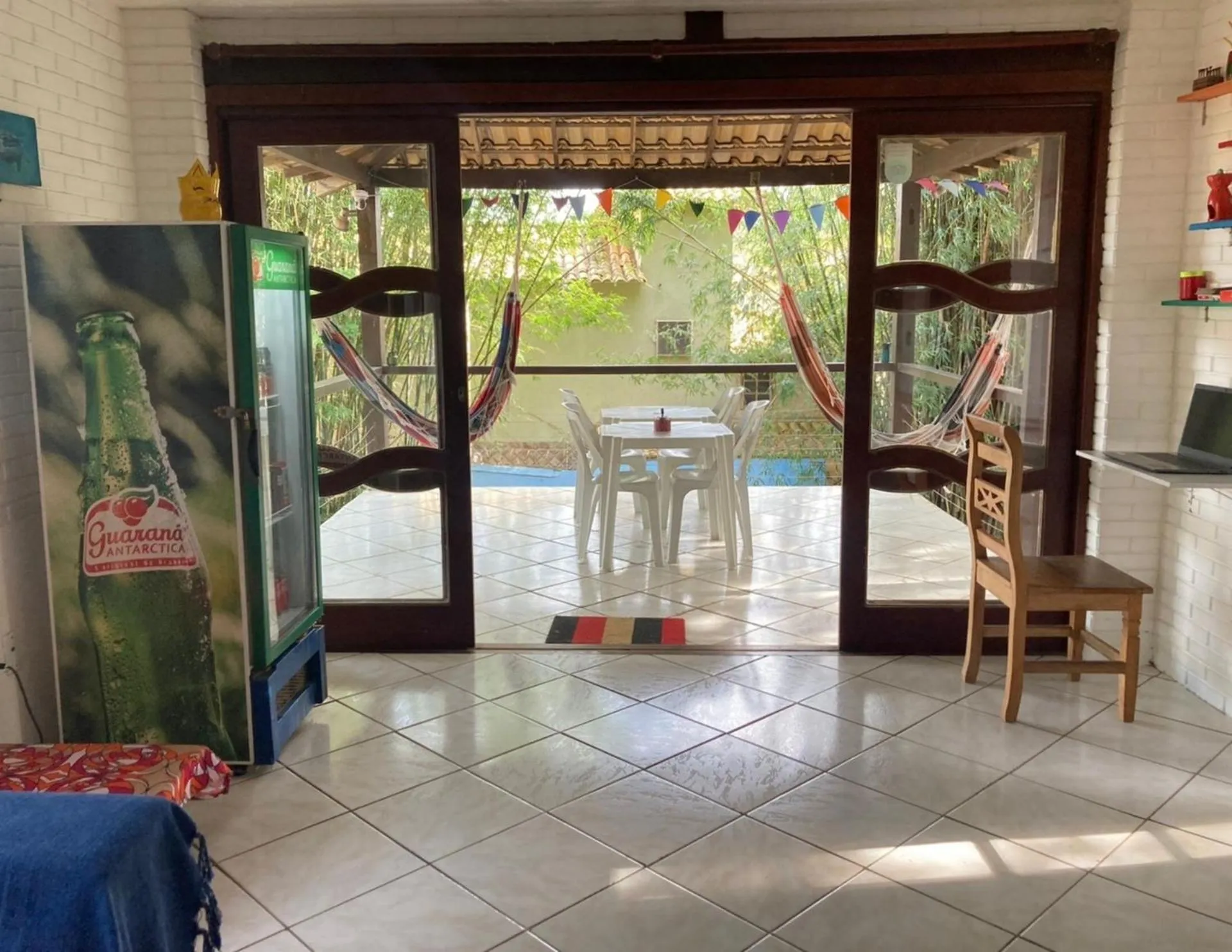 Communal lounge/ TV room in 5to Elemento House