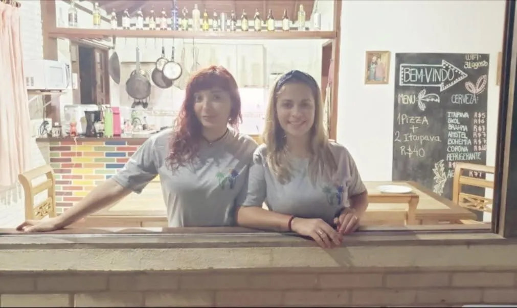 People in 5to Elemento House