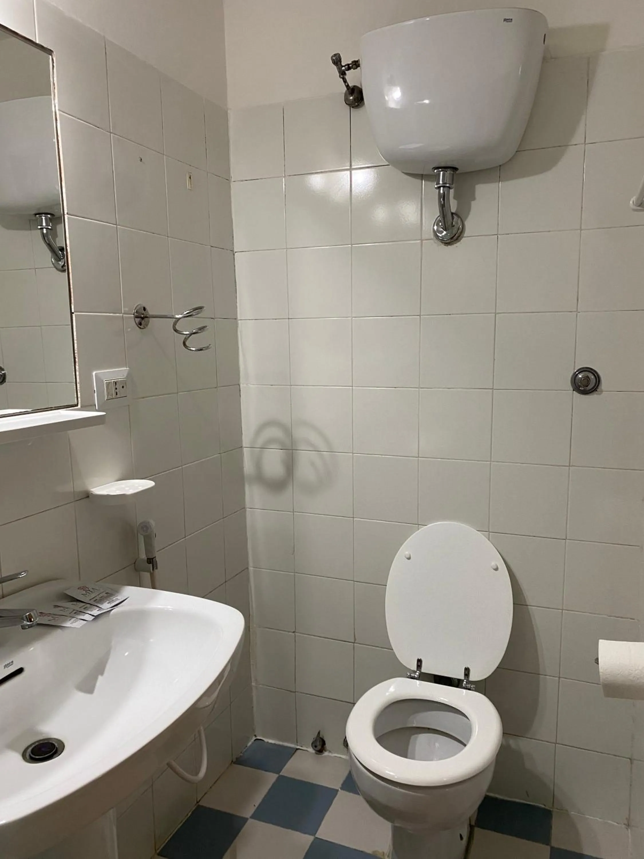 Bathroom in Aquarium Termini