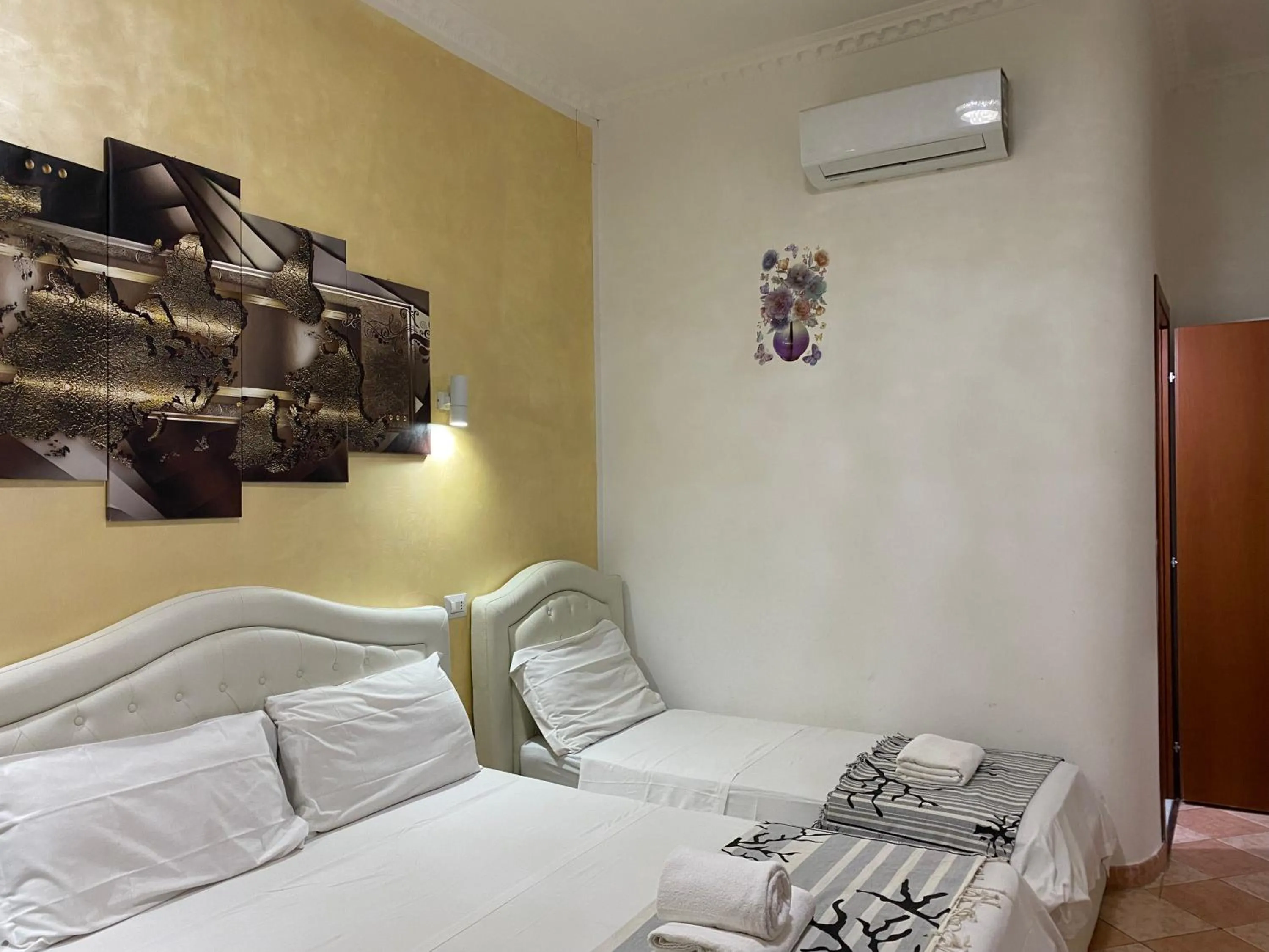 Bed in Aquarium Termini