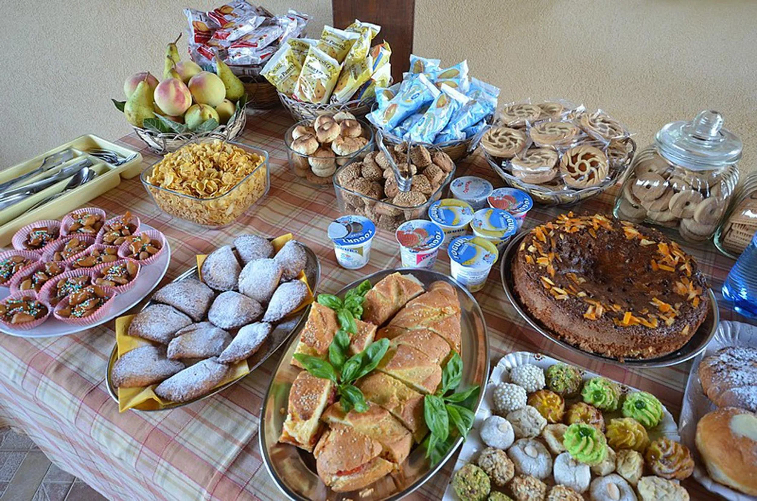 Buffet breakfast in Aurora Castelluzzo