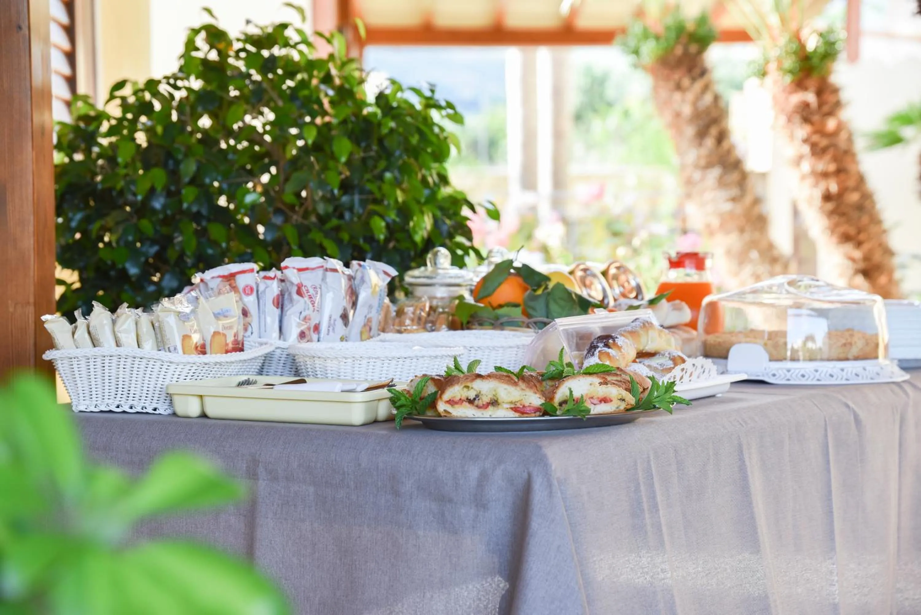 Breakfast in Aurora Castelluzzo