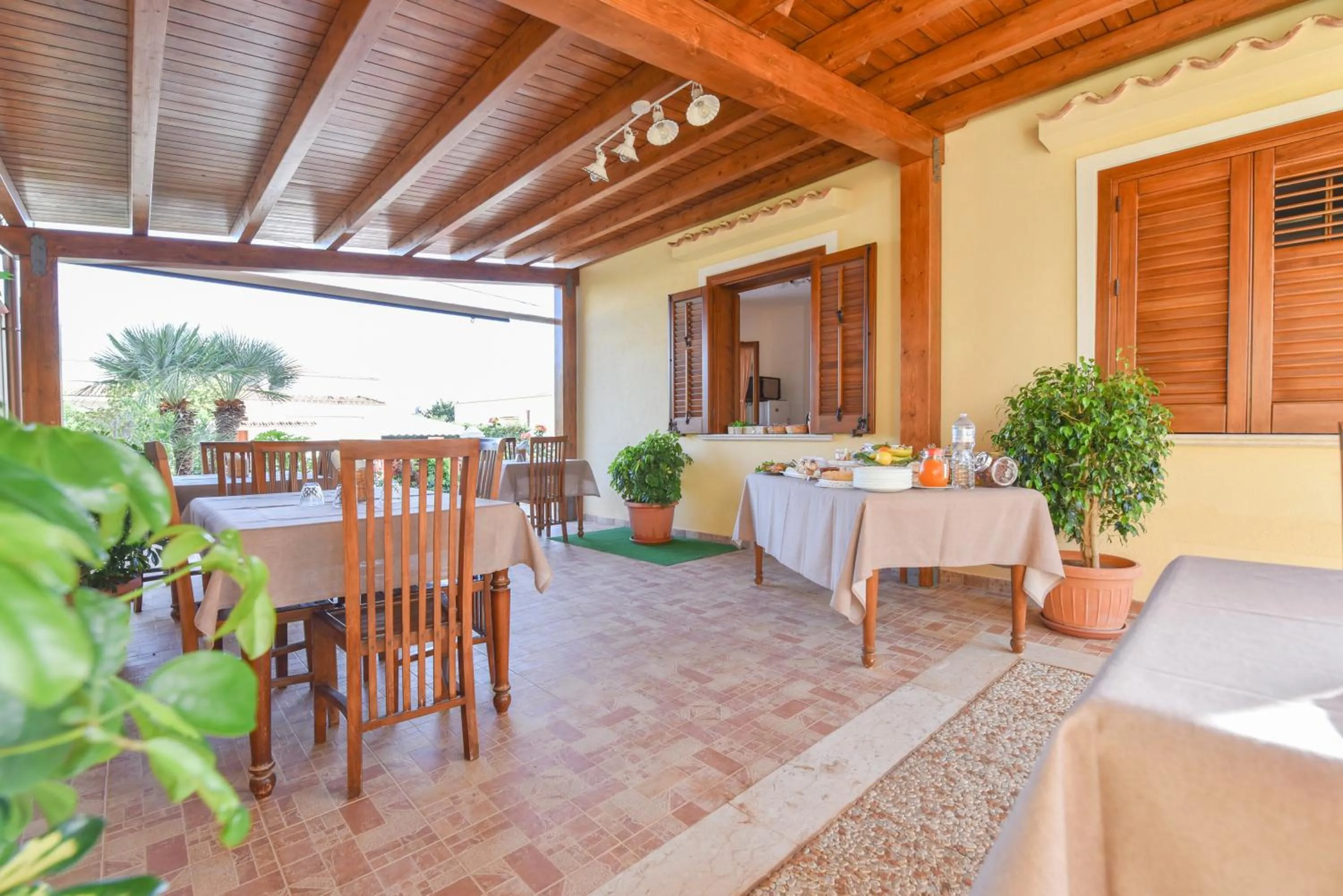 Breakfast in Aurora Castelluzzo