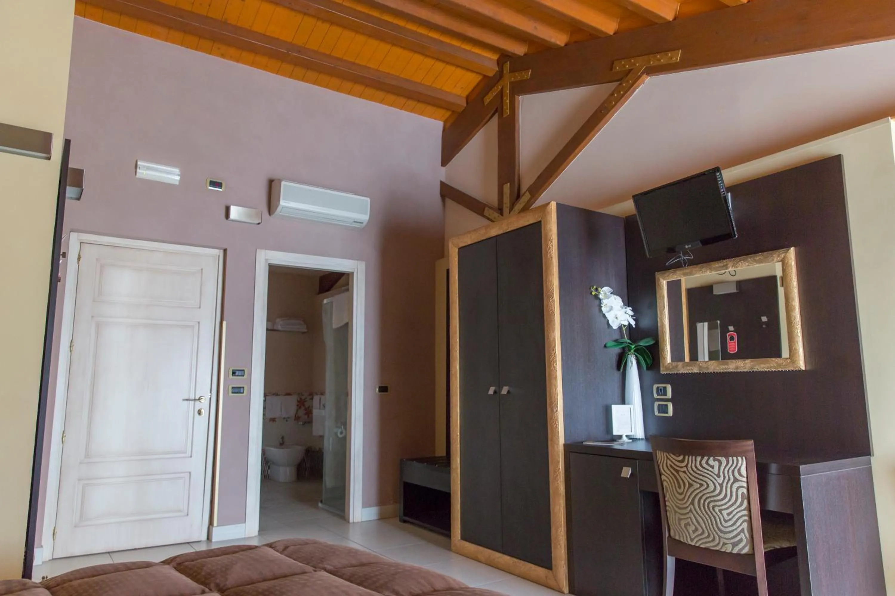 wardrobe in B&B Acireale - Il Cavalluccio Marino Fronte Mare