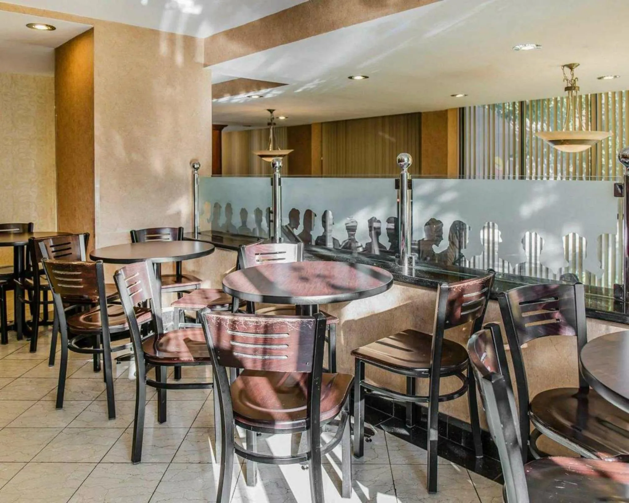 Restaurant/Places to Eat in Red Lion Inn & Suites Long Island City