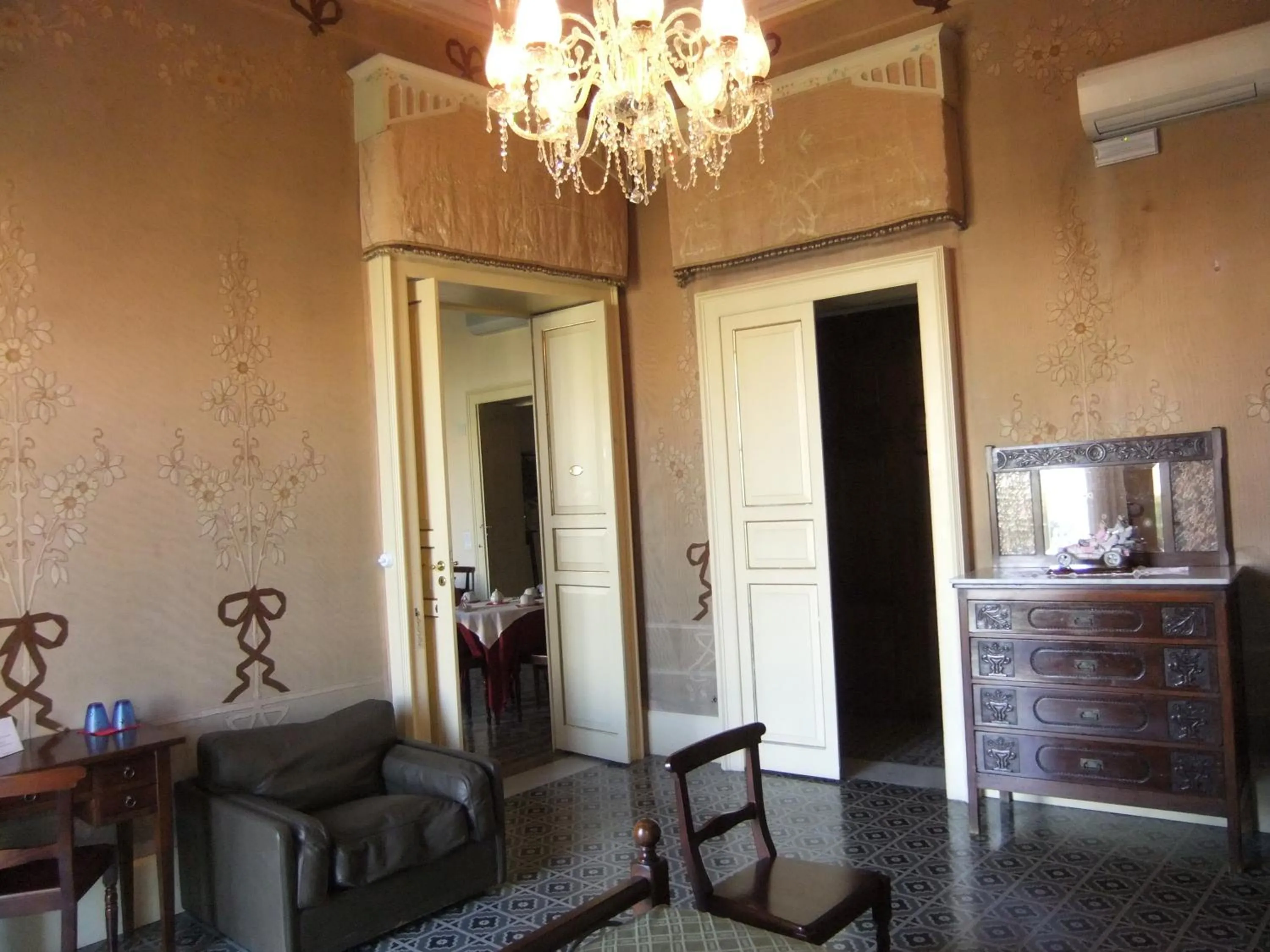 Decorative detail in B&B Conte Ruggero