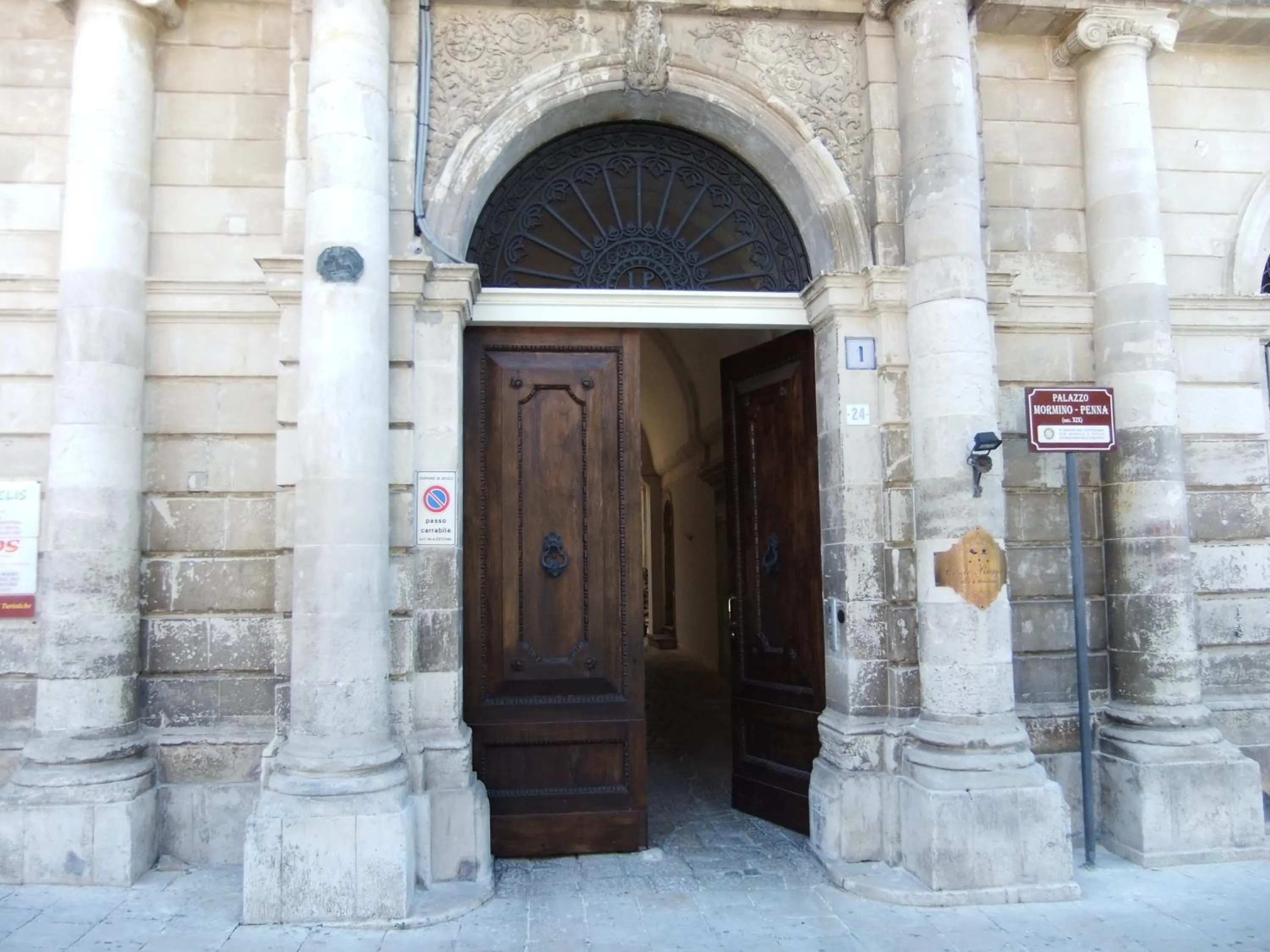 Facade/entrance in B&B Conte Ruggero