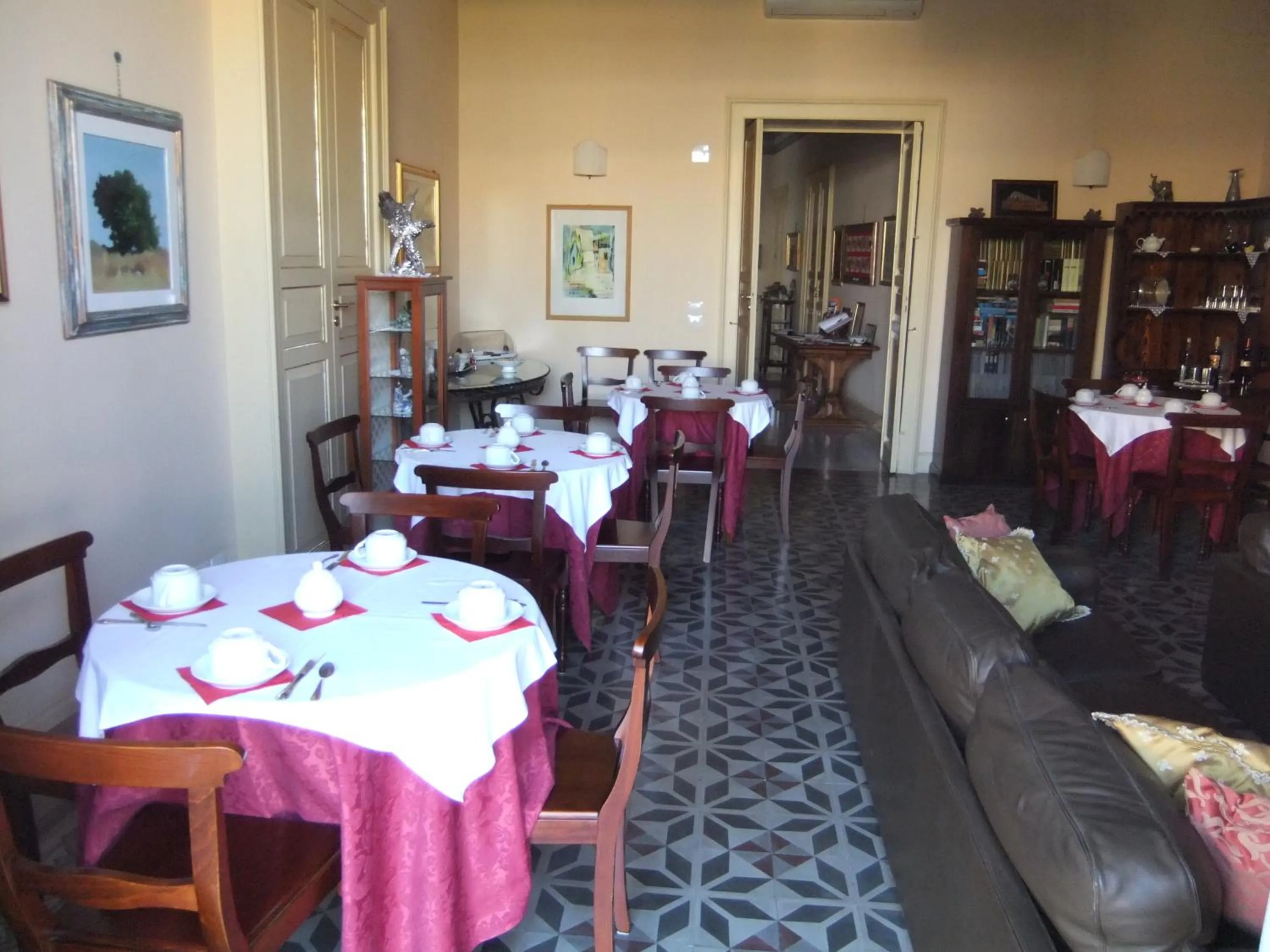 Restaurant/places to eat in B&B Conte Ruggero
