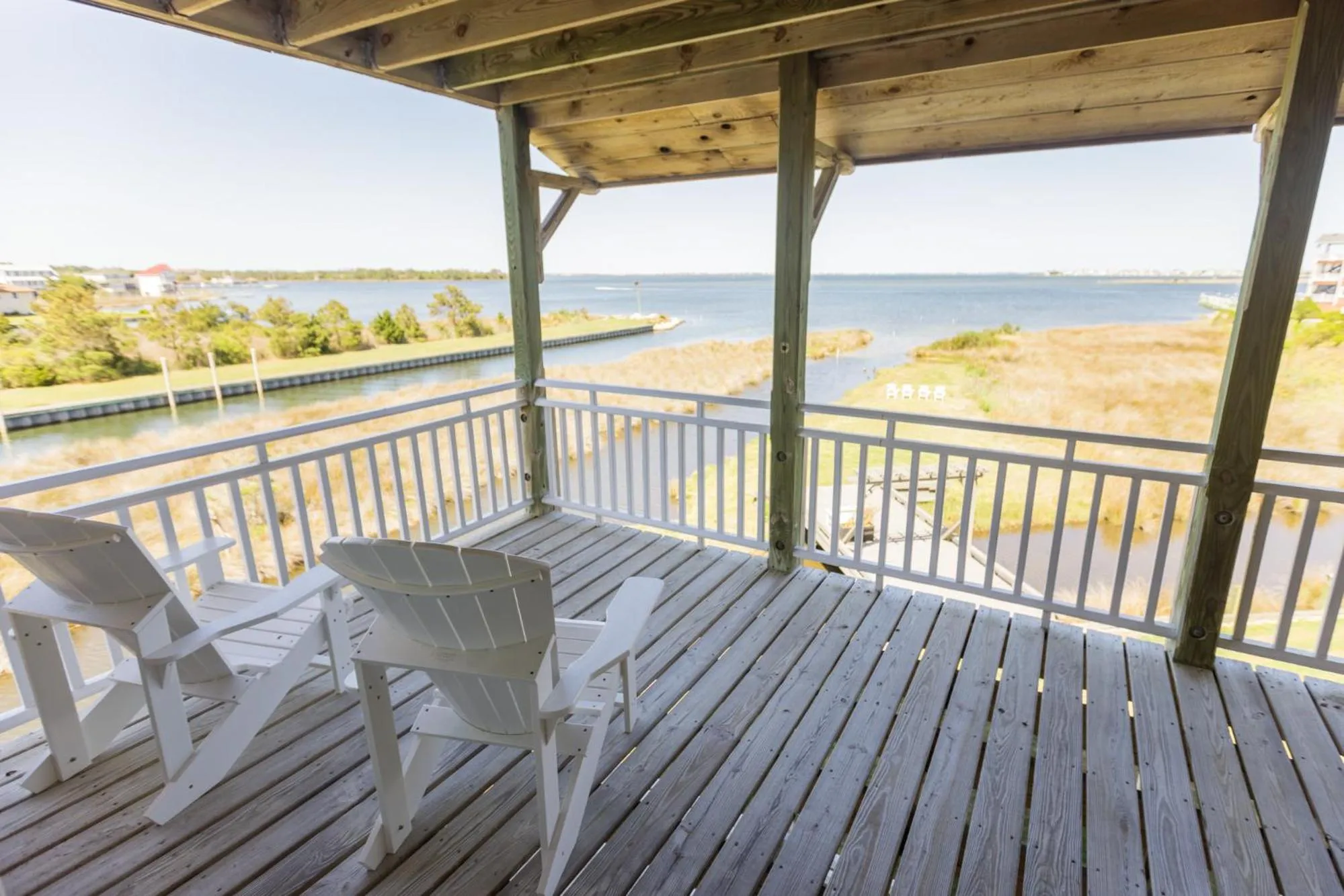 The Burrus House Inn Waterfront Suites