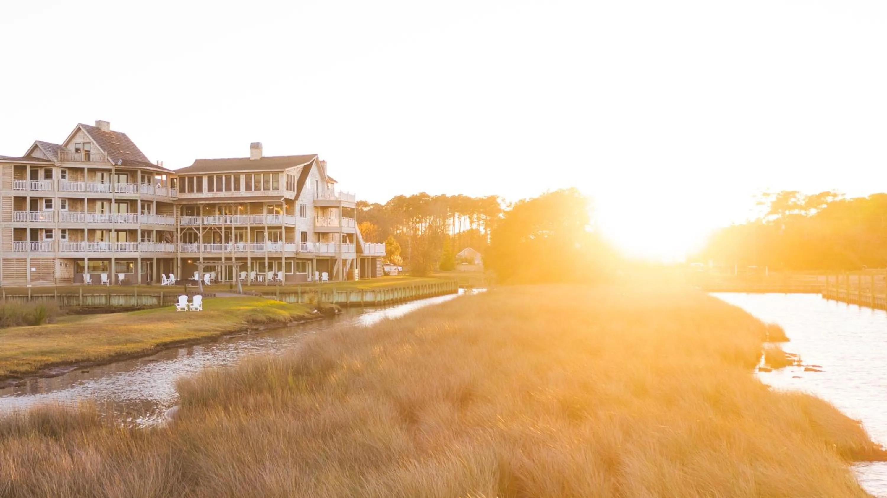 The Burrus House Inn Waterfront Suites