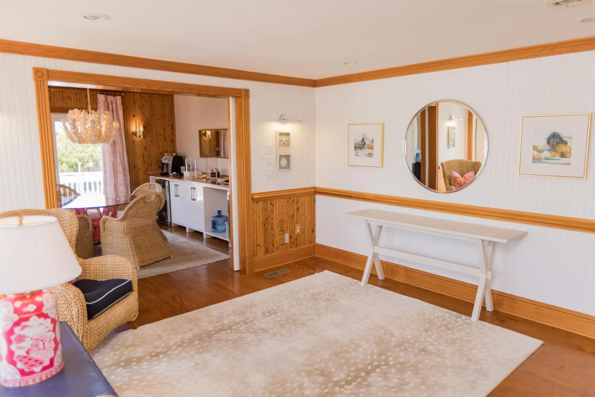 The Burrus House Inn Waterfront Suites