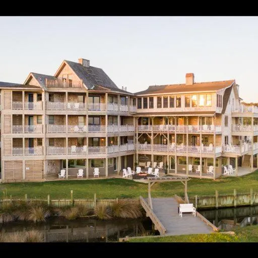 The Burrus House Inn Waterfront Suites