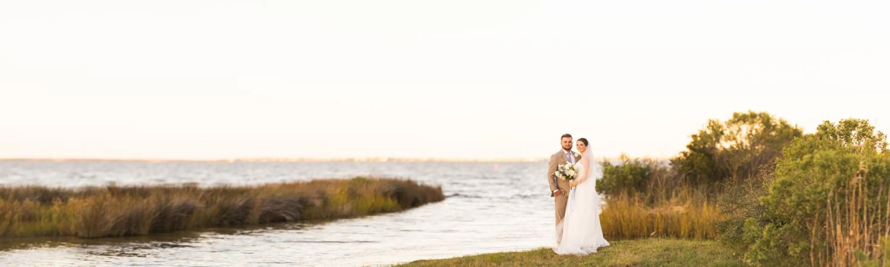 The Burrus House Inn Waterfront Suites