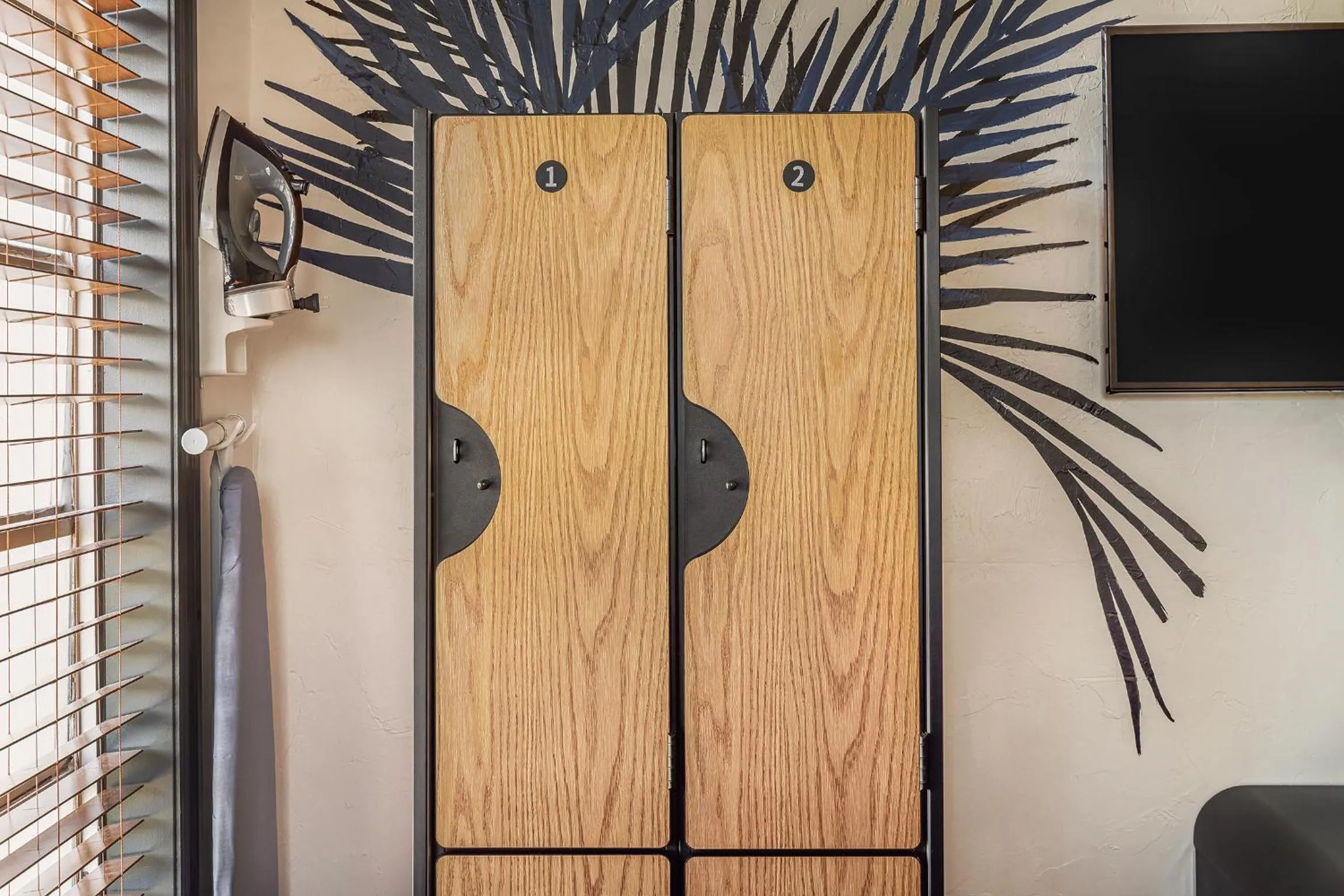 locker in Freehand Miami