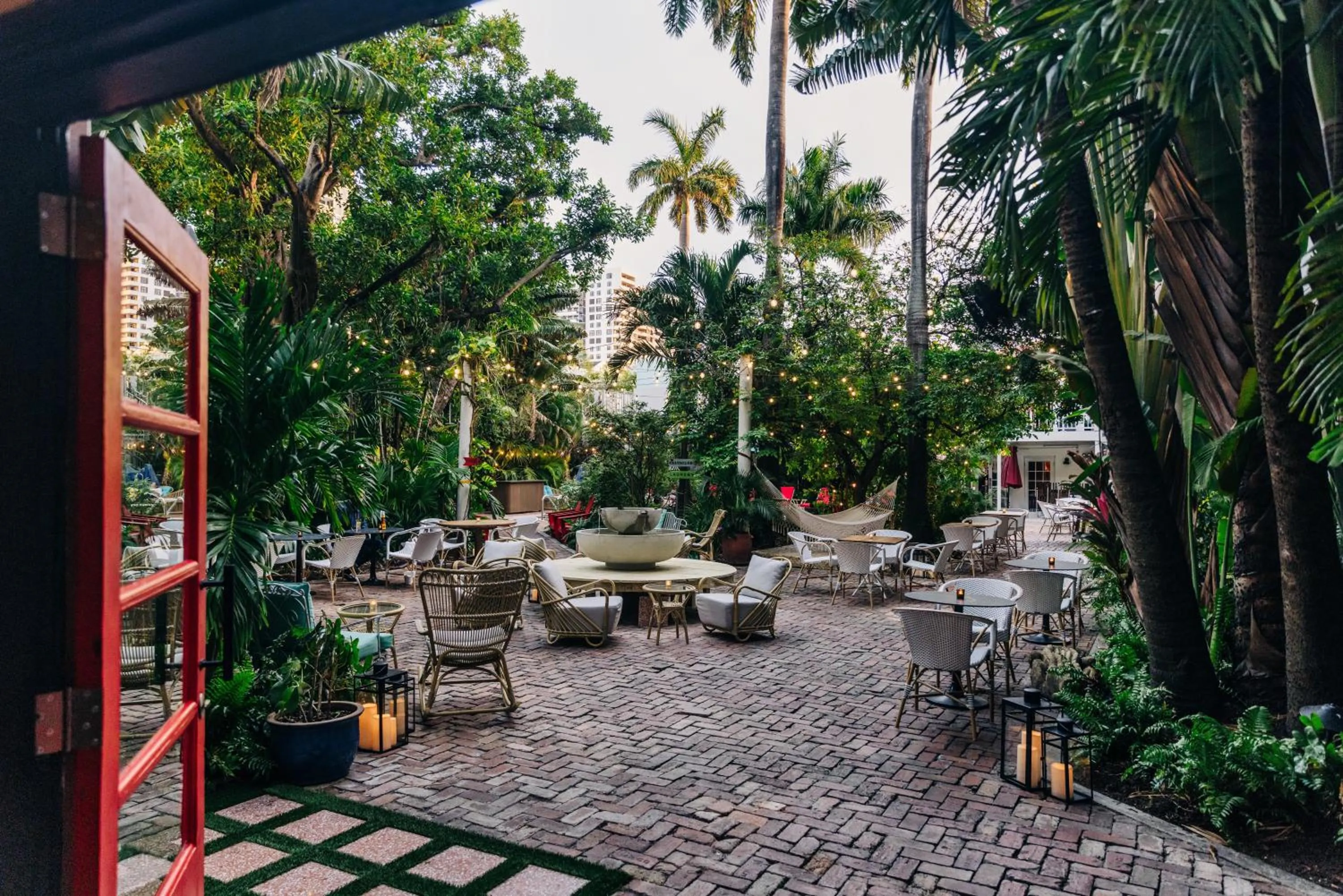 Restaurant/places to eat in Freehand Miami