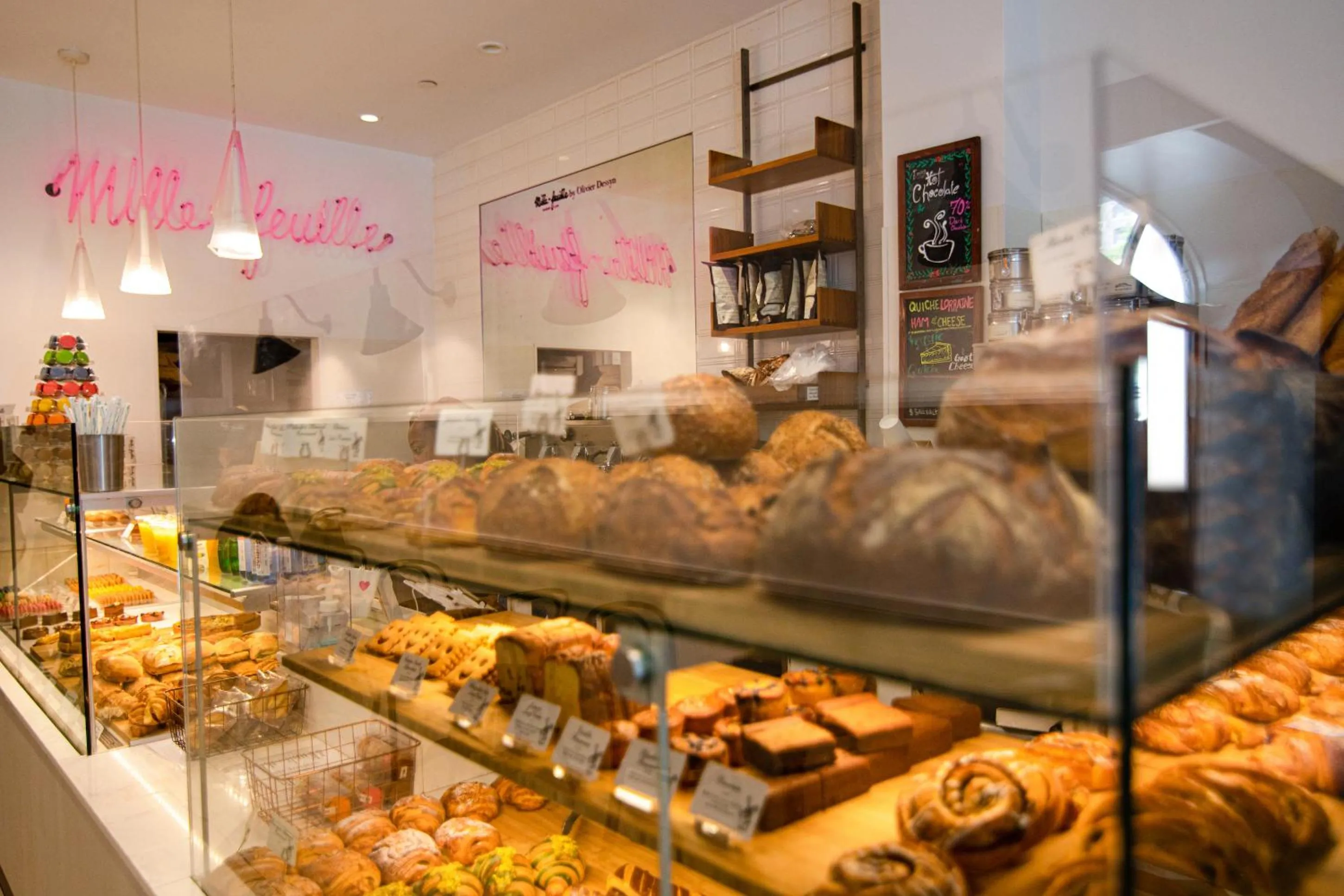 Restaurant/places to eat in Hotel Belleclaire Central Park