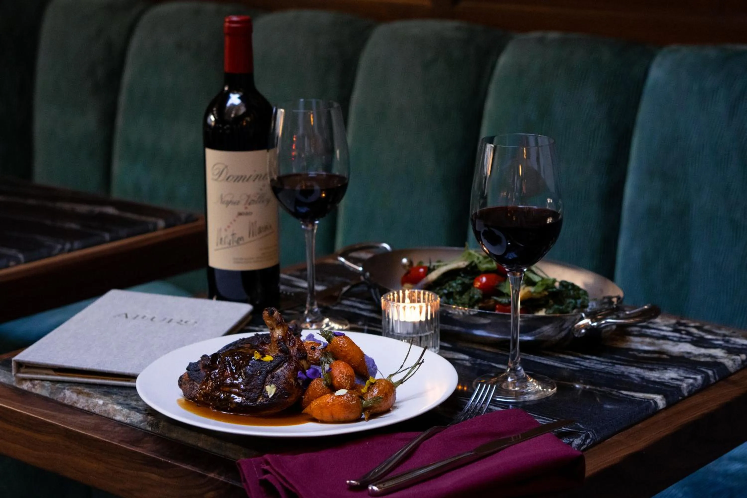 Restaurant/places to eat in Hotel Belleclaire Central Park